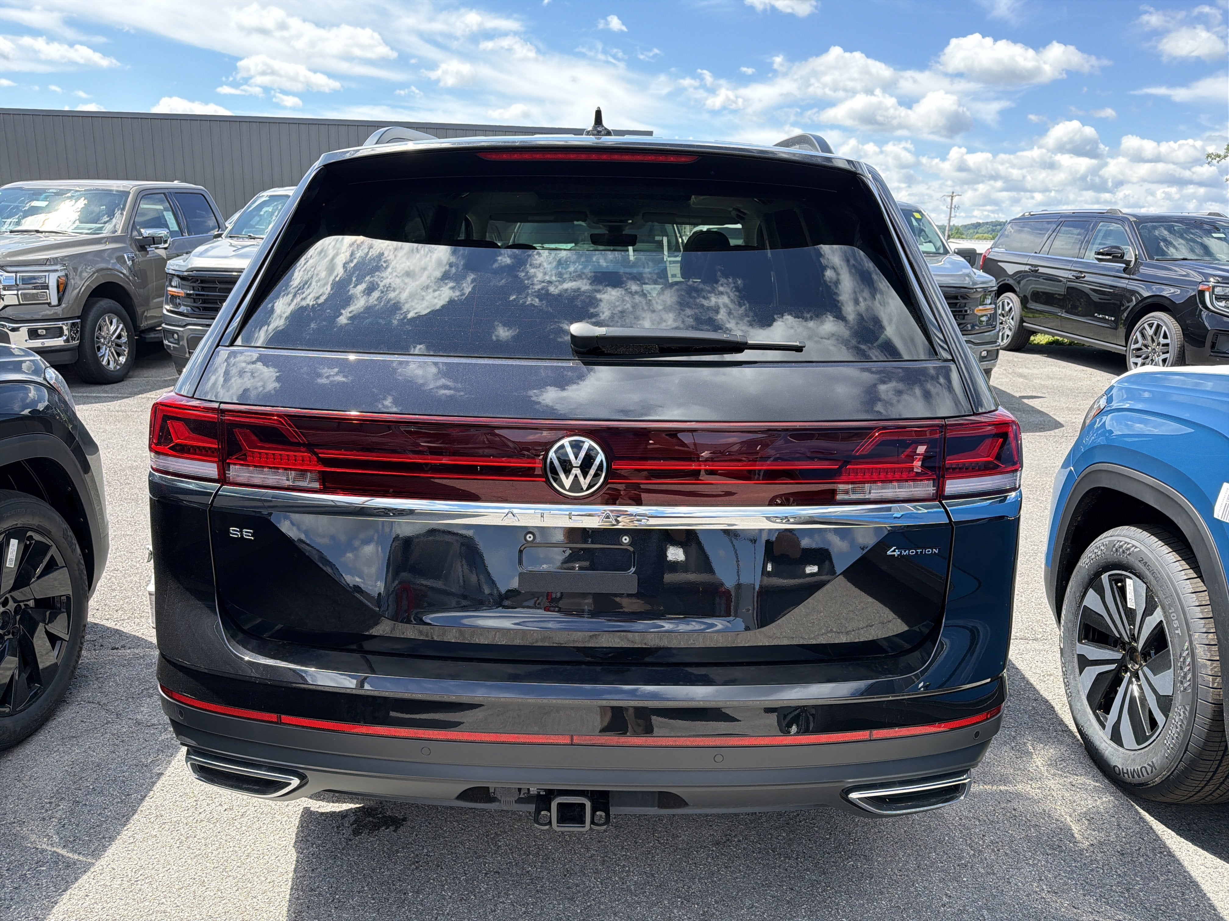 2026 Volkswagen Atlas 2.0T SE w/Technology 4MOTION