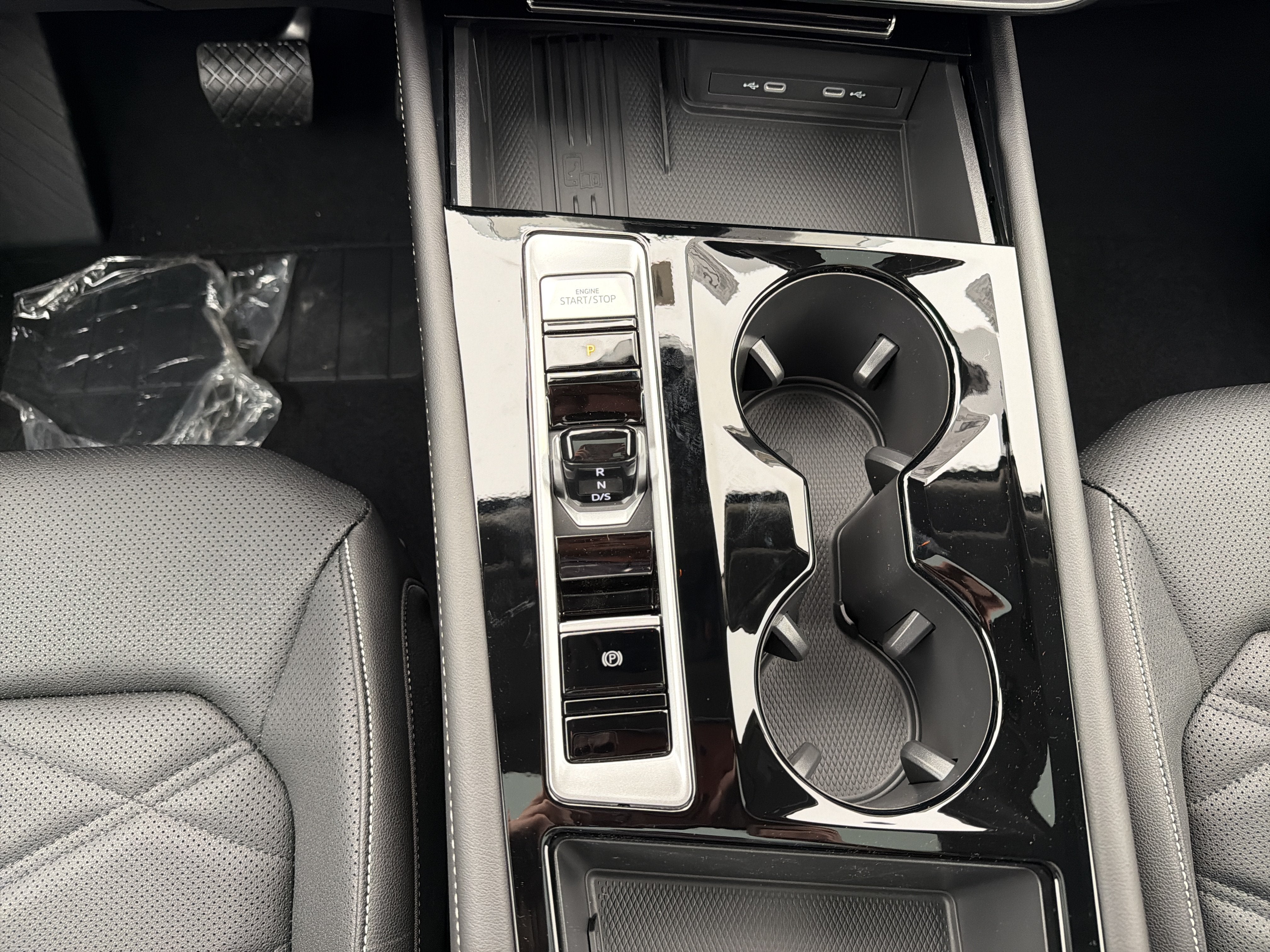 2026 Volkswagen Atlas 2.0T SE w/Technology 4MOTION