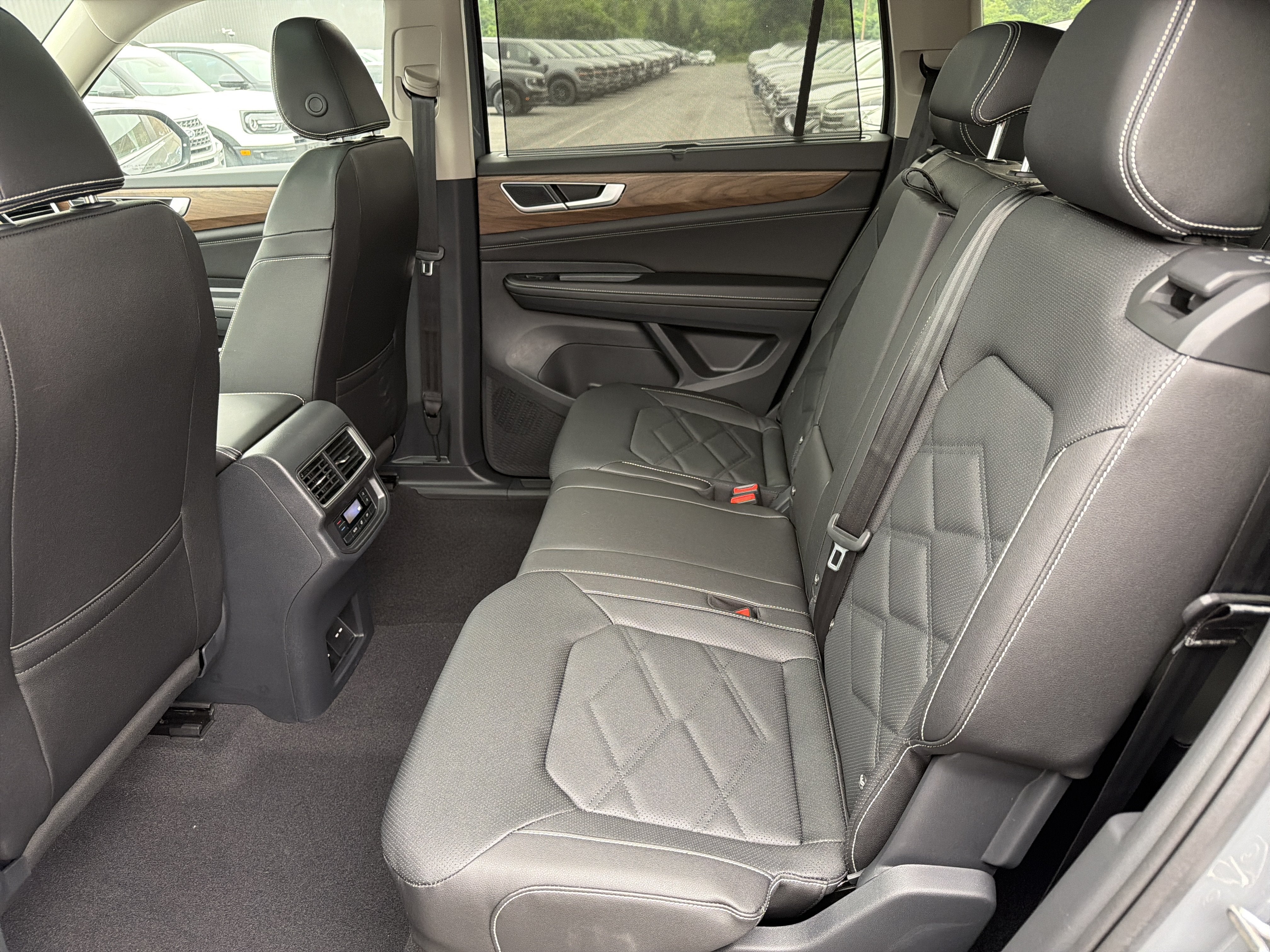 2026 Volkswagen Atlas 2.0T SE w/Technology 4MOTION