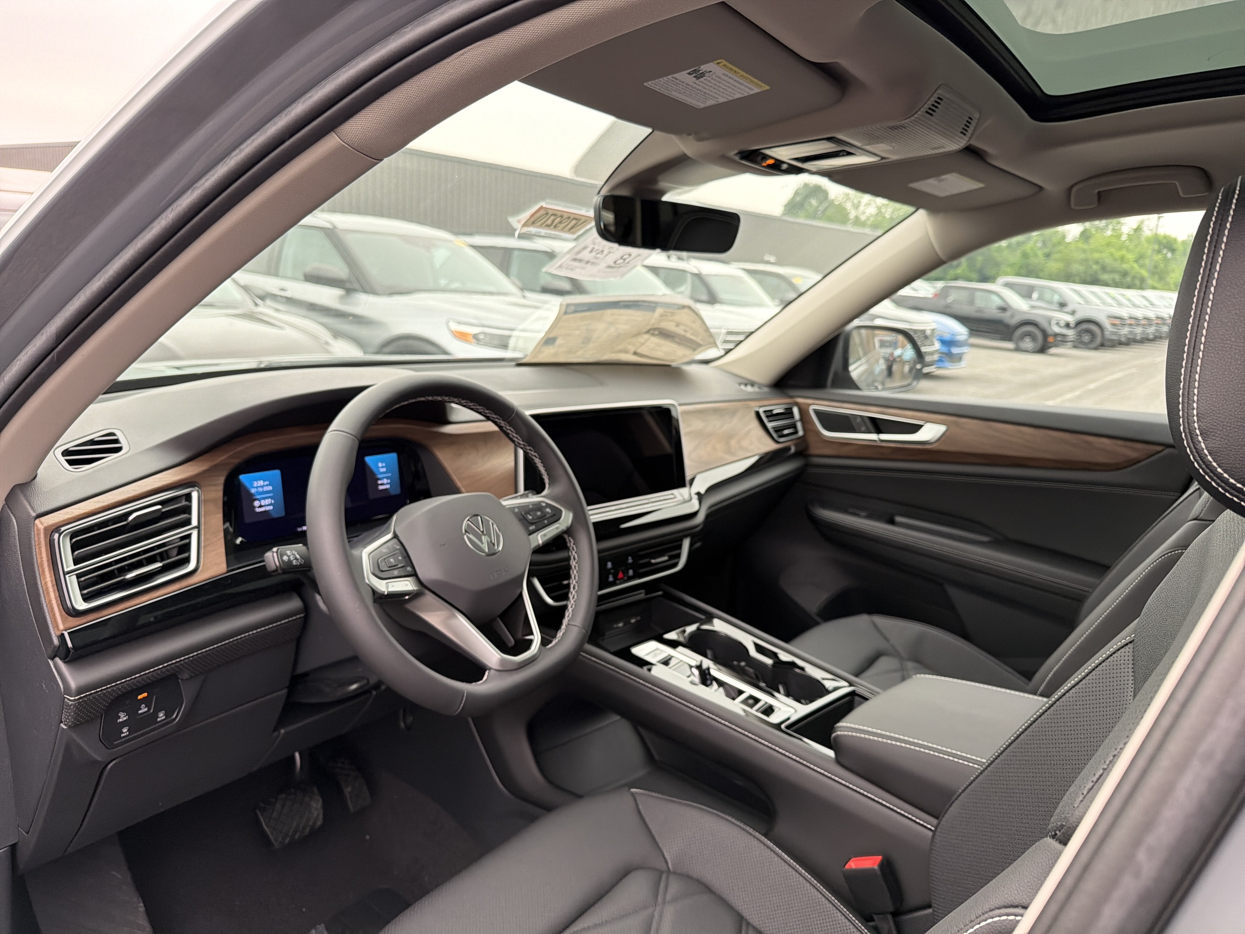2026 Volkswagen Atlas 2.0T SE w/Technology 4MOTION