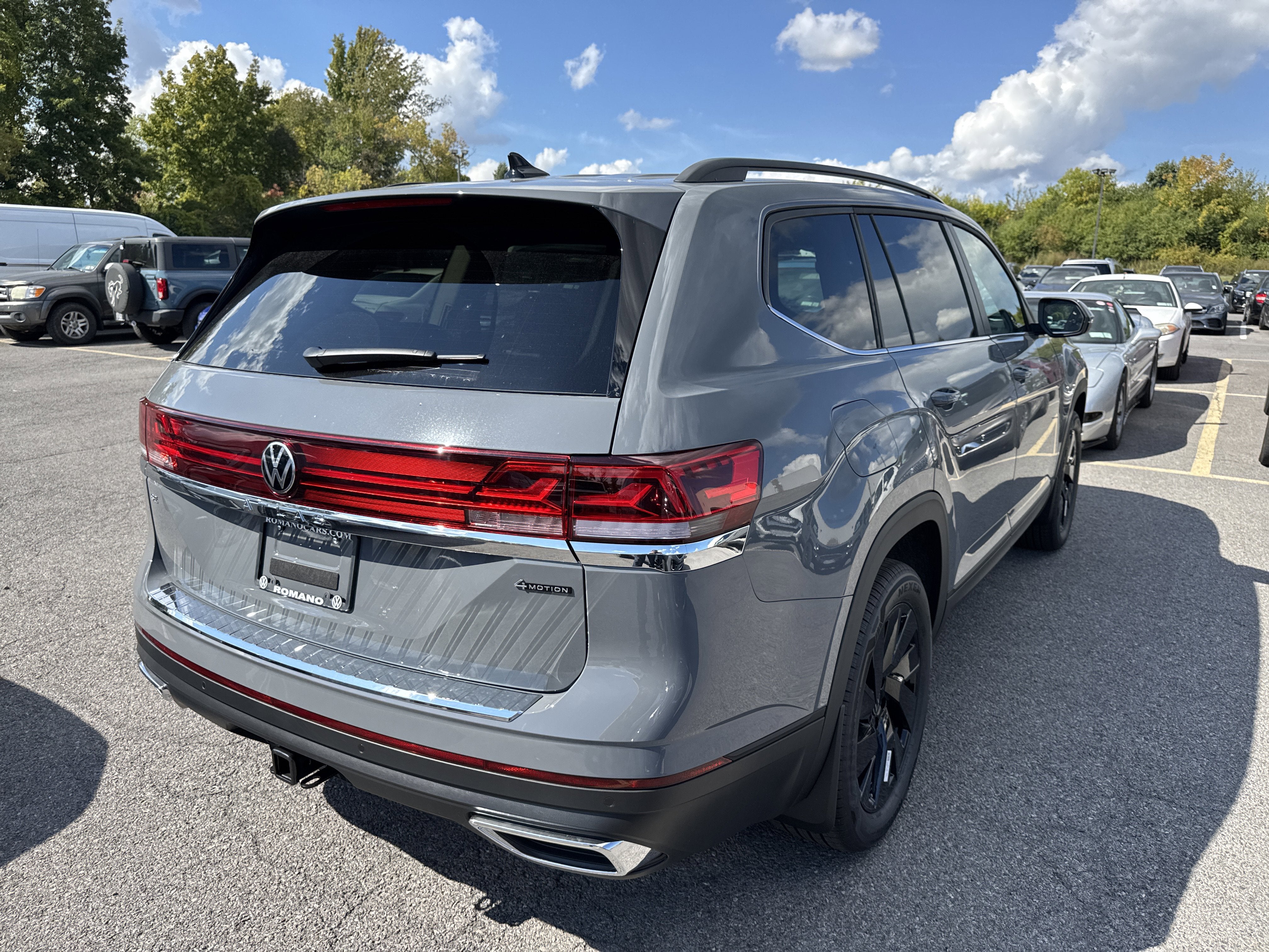 2026 Volkswagen Atlas 2.0T SE w/Technology 4MOTION