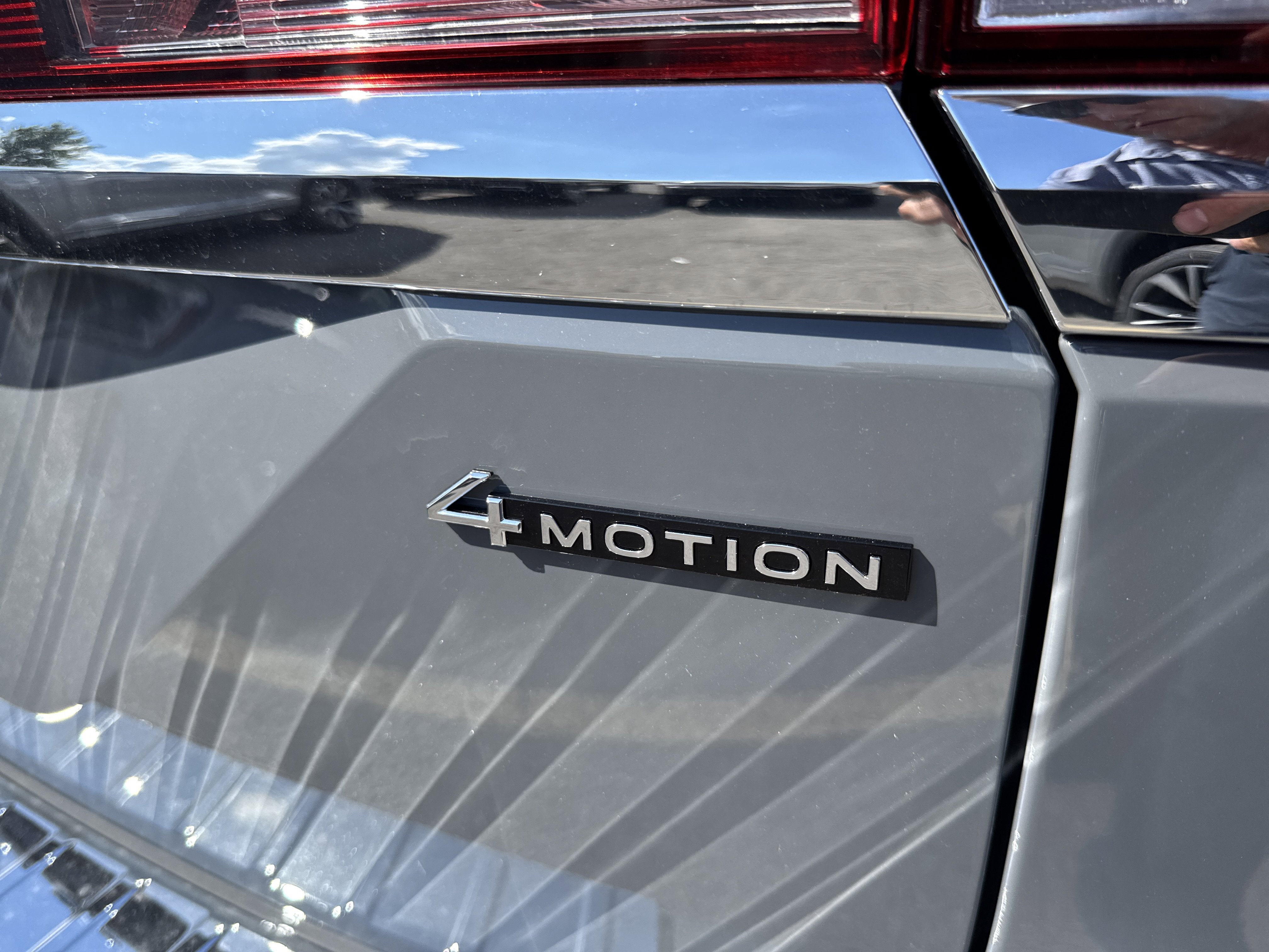 2026 Volkswagen Atlas 2.0T SE w/Technology 4MOTION