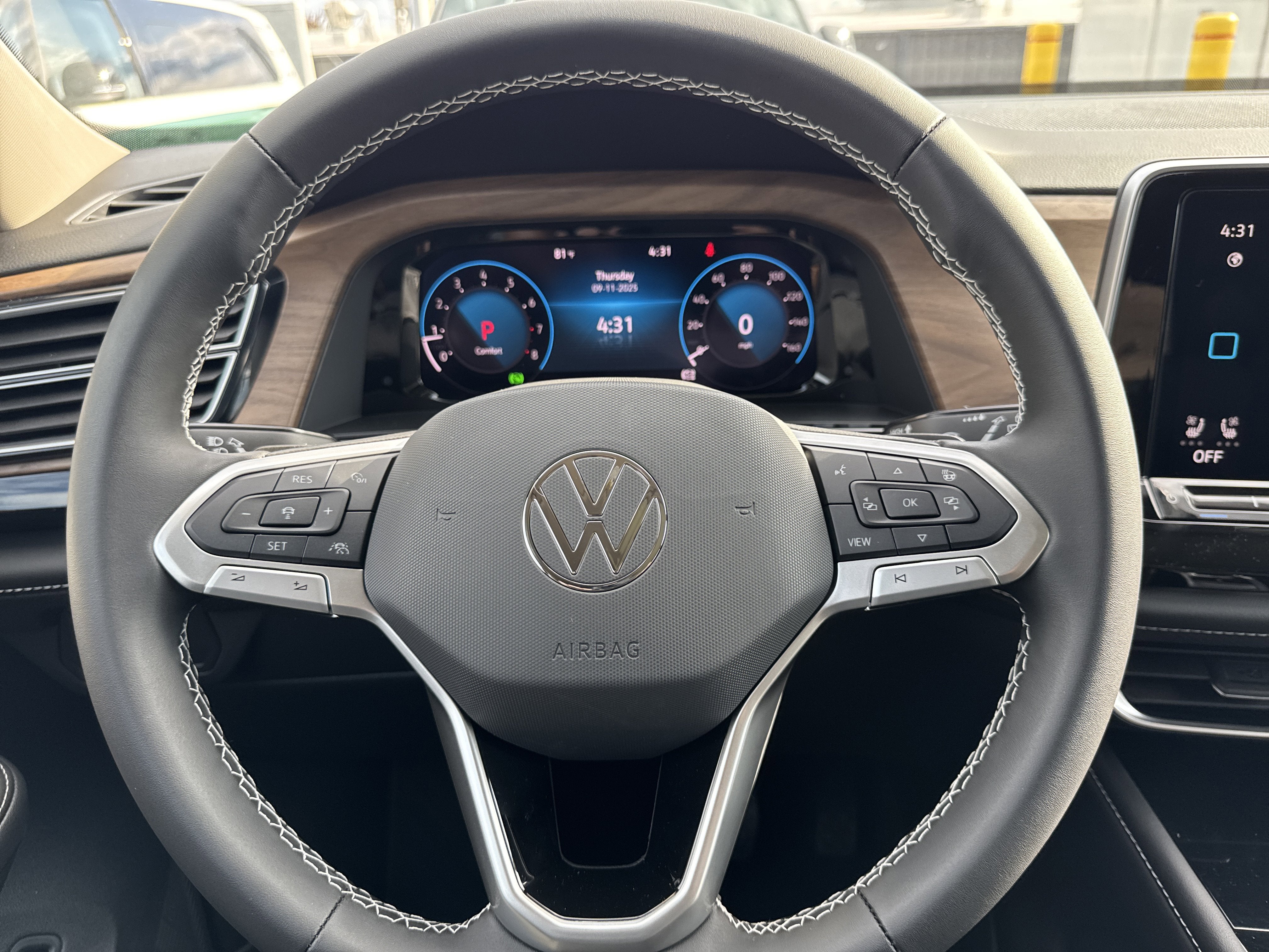 2026 Volkswagen Atlas 2.0T SE w/Technology 4MOTION
