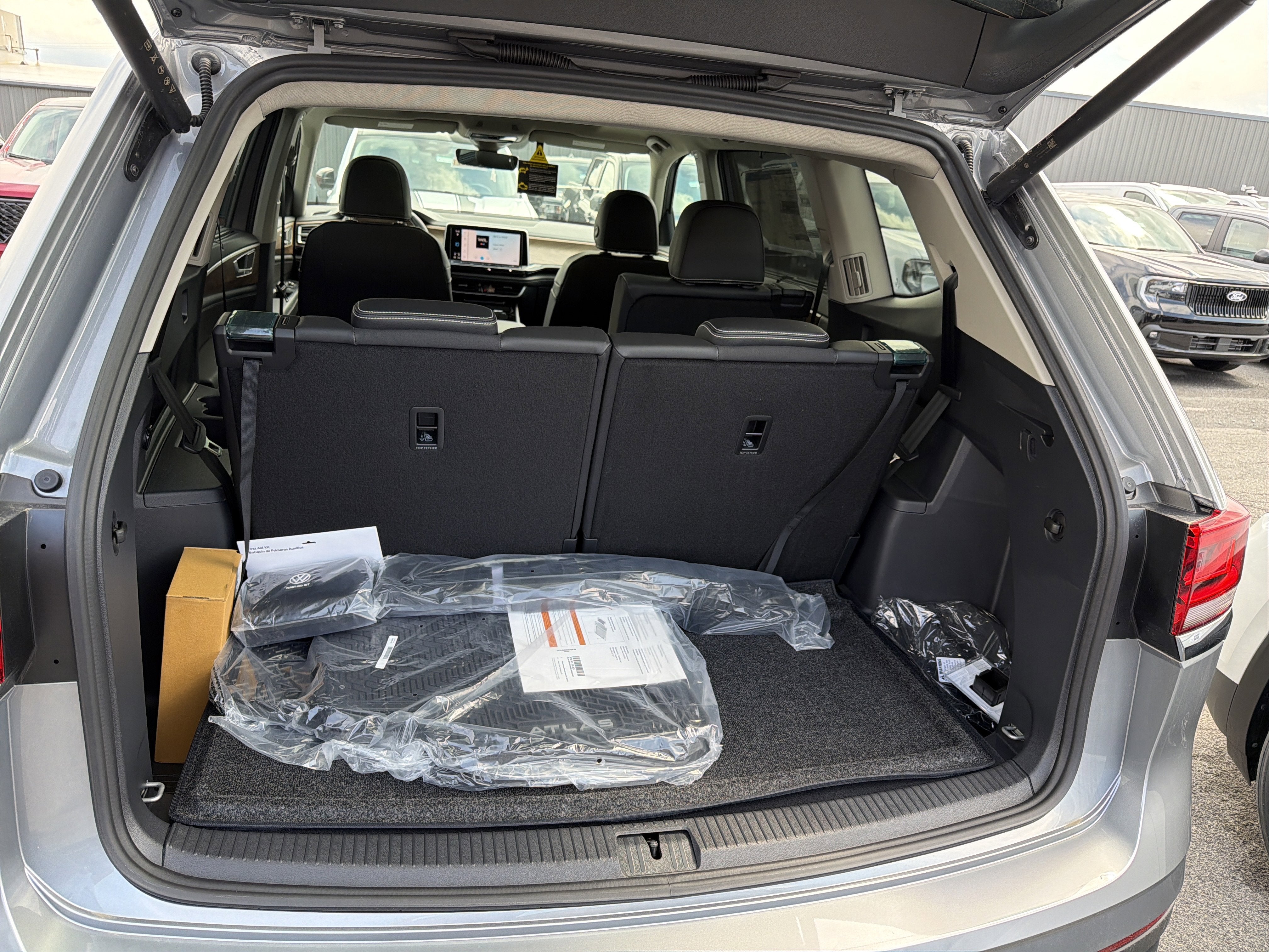 2026 Volkswagen Atlas 2.0T SE w/Technology 4MOTION