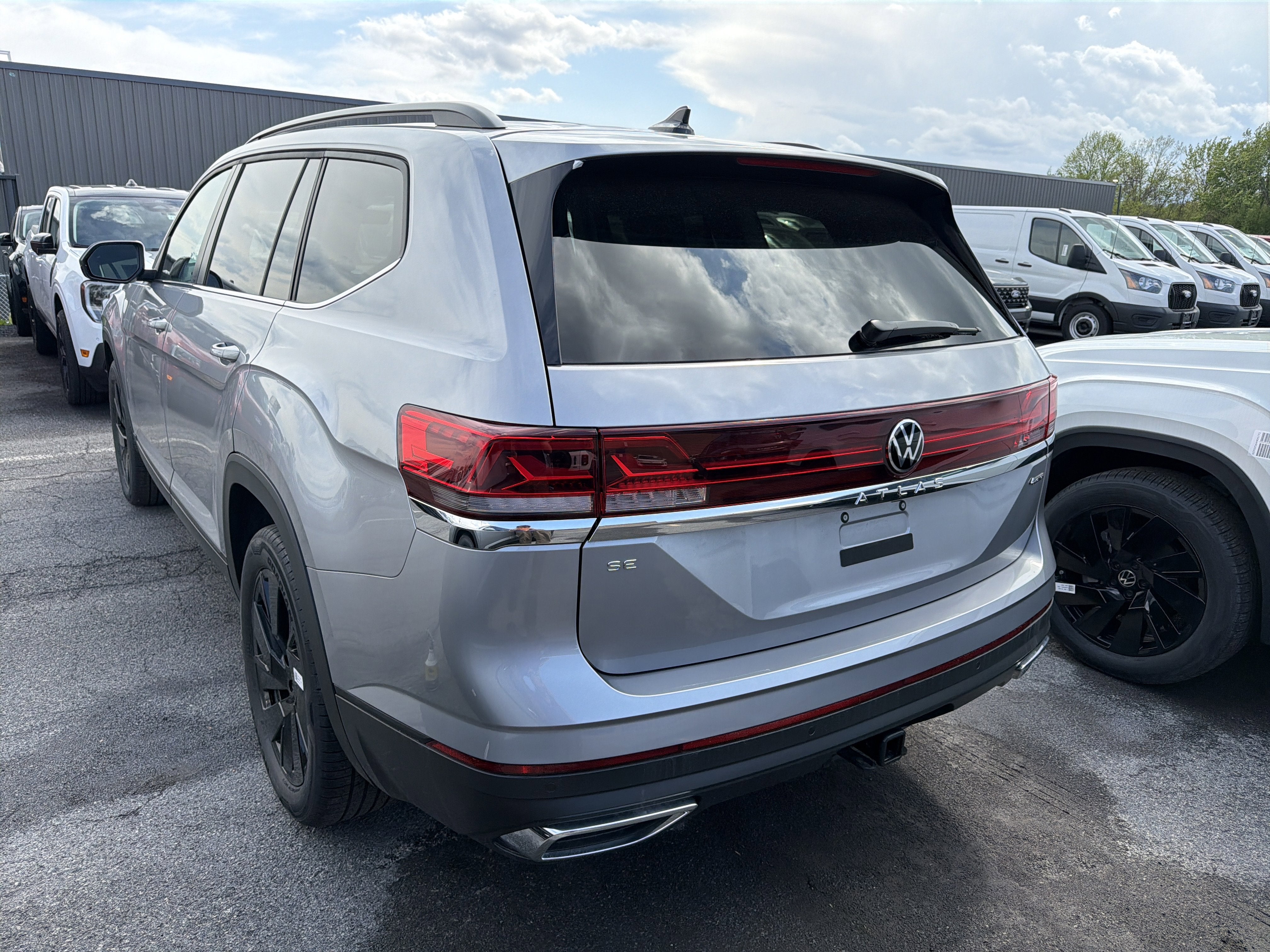 2026 Volkswagen Atlas 2.0T SE w/Technology 4MOTION