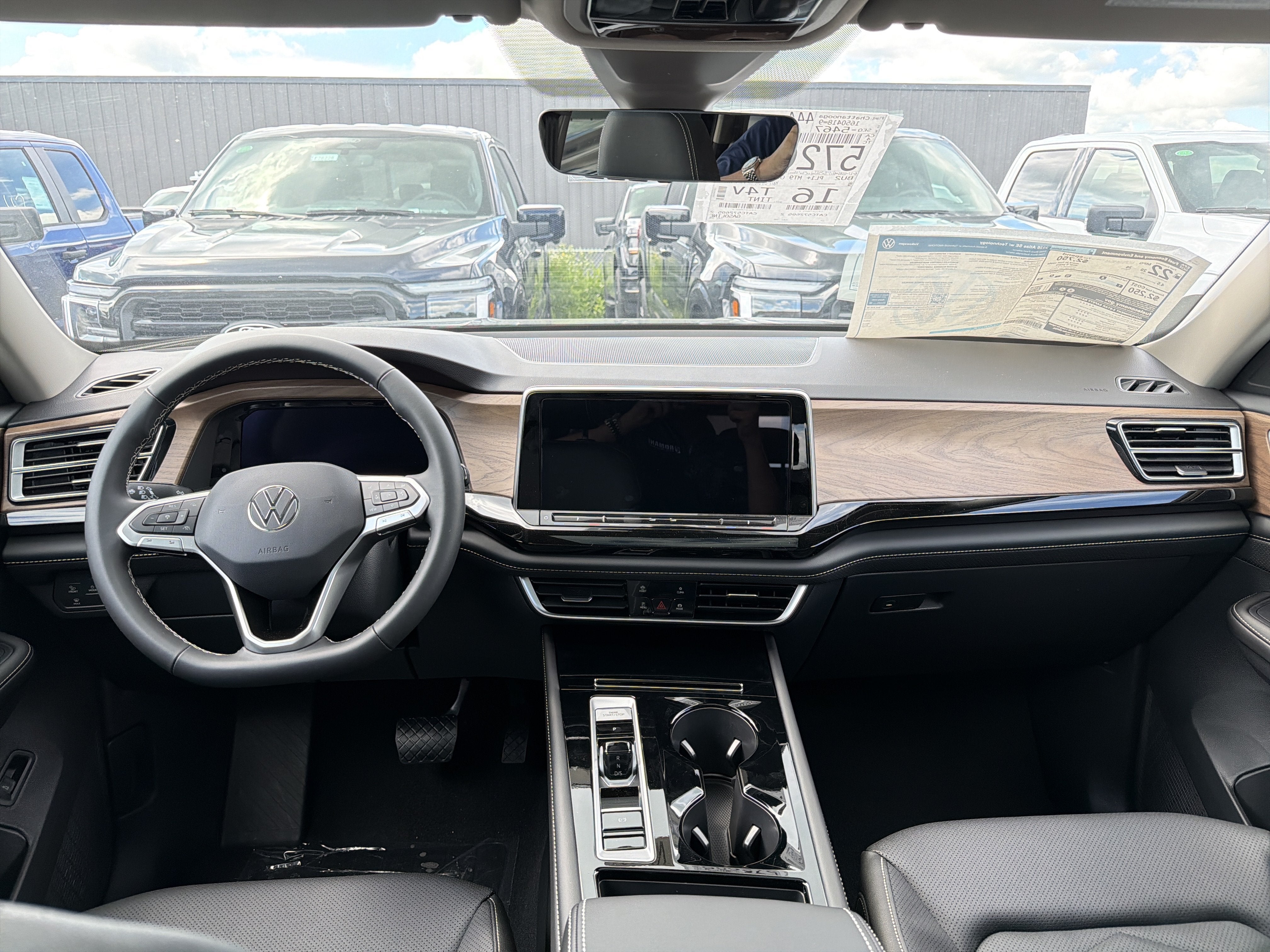 2026 Volkswagen Atlas 2.0T SE w/Technology 4MOTION