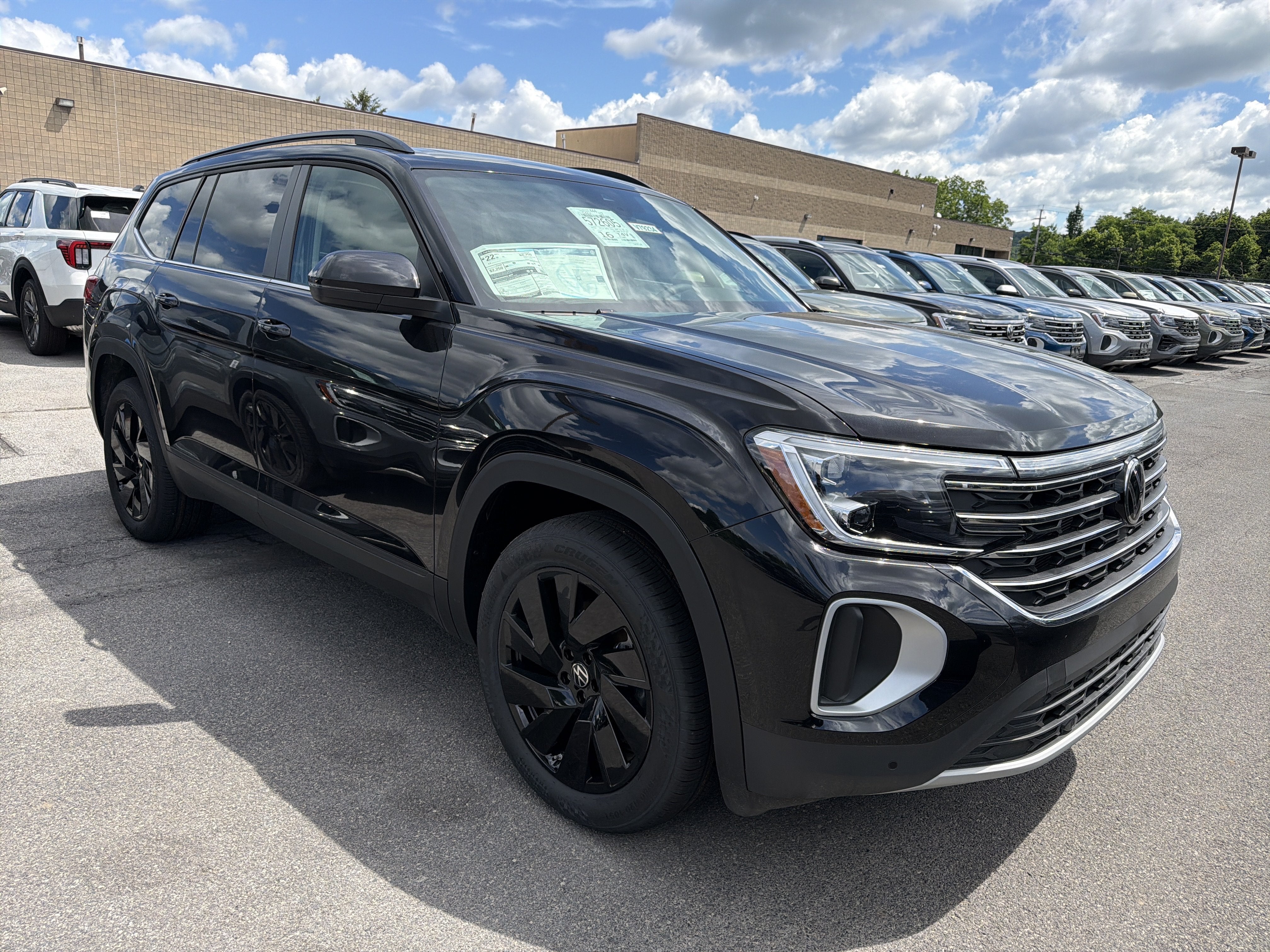 2026 Volkswagen Atlas 2.0T SE w/Technology 4MOTION