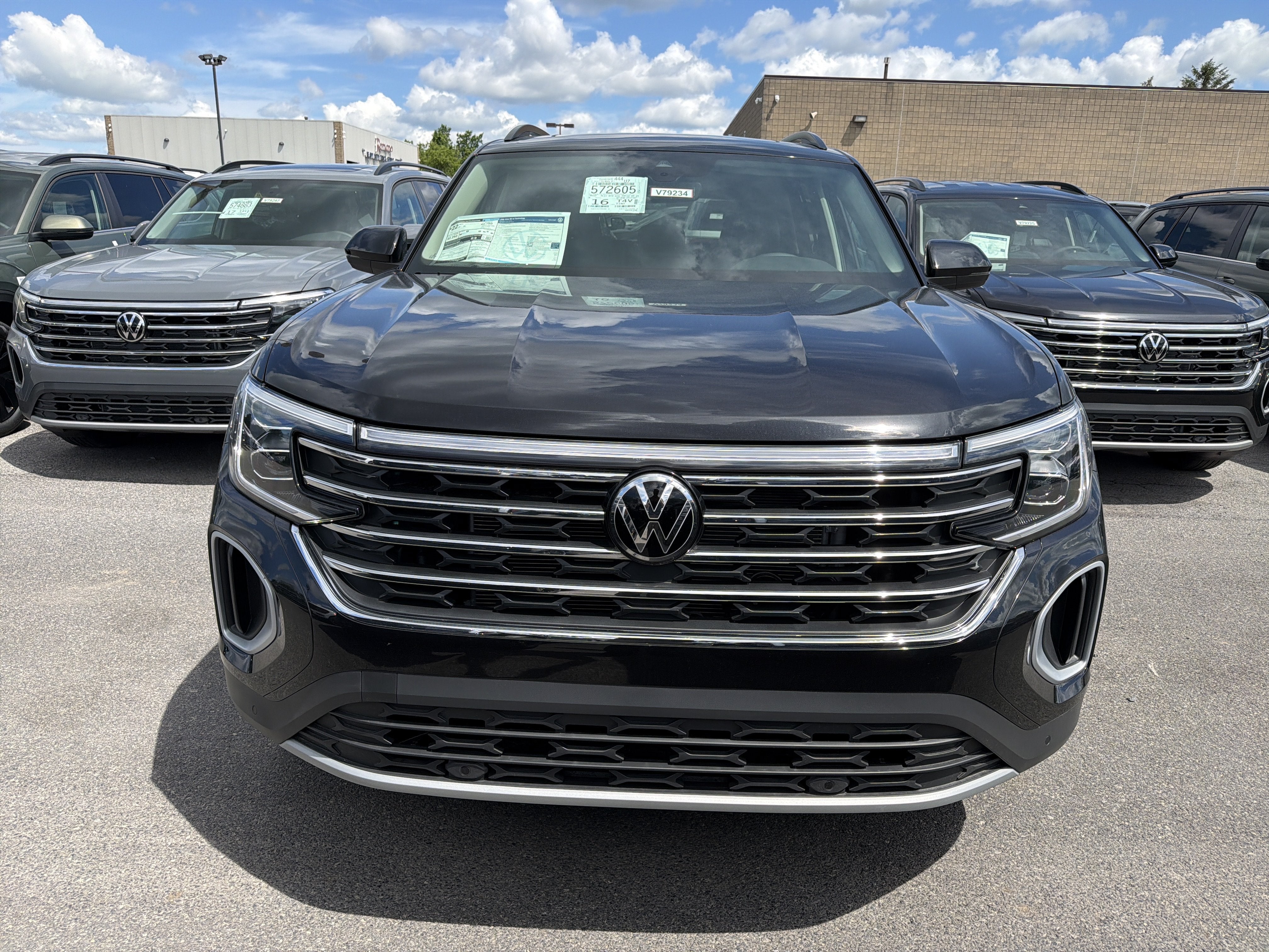 2026 Volkswagen Atlas 2.0T SE w/Technology 4MOTION