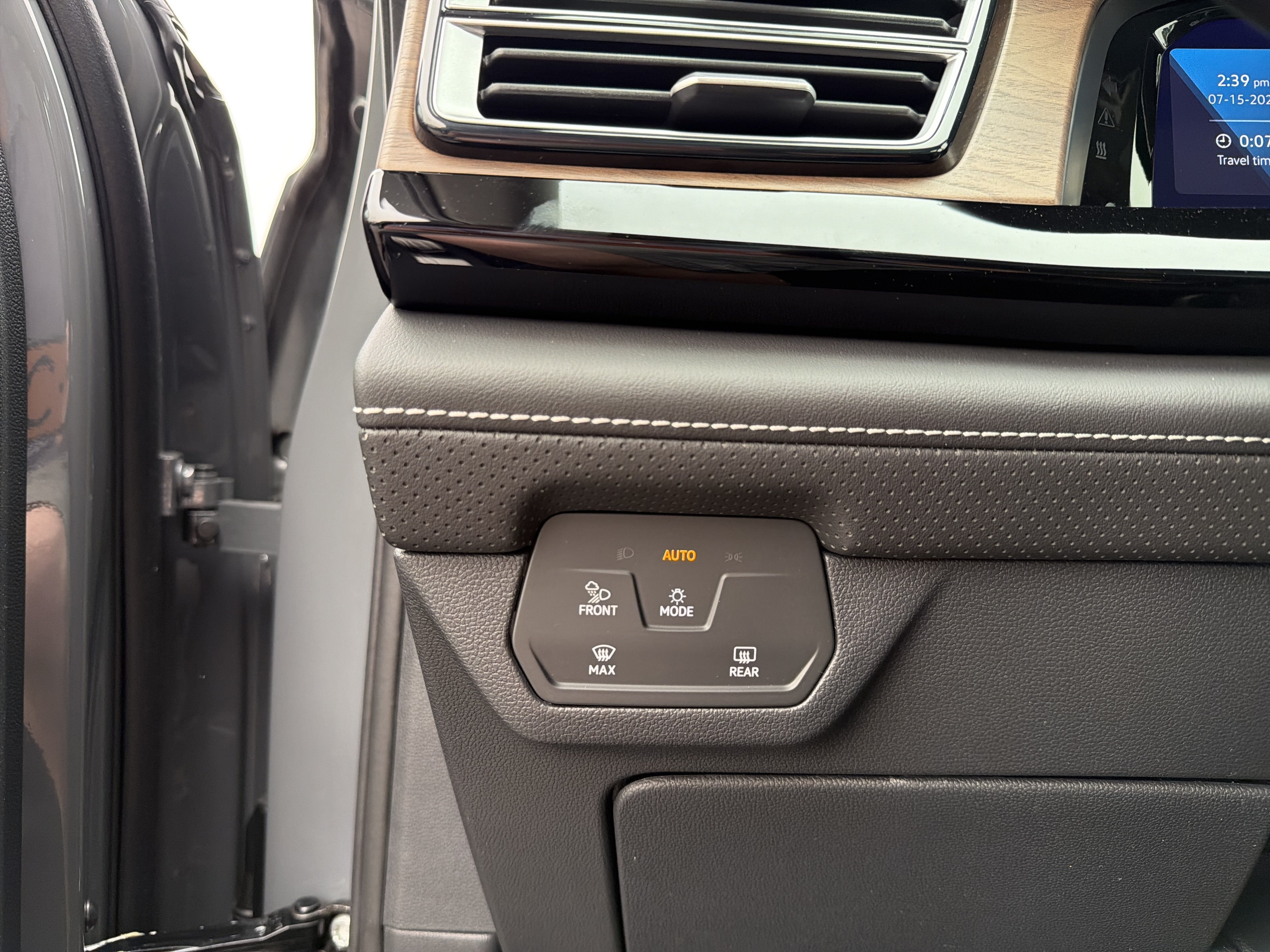2026 Volkswagen Atlas 2.0T SE w/Technology 4MOTION