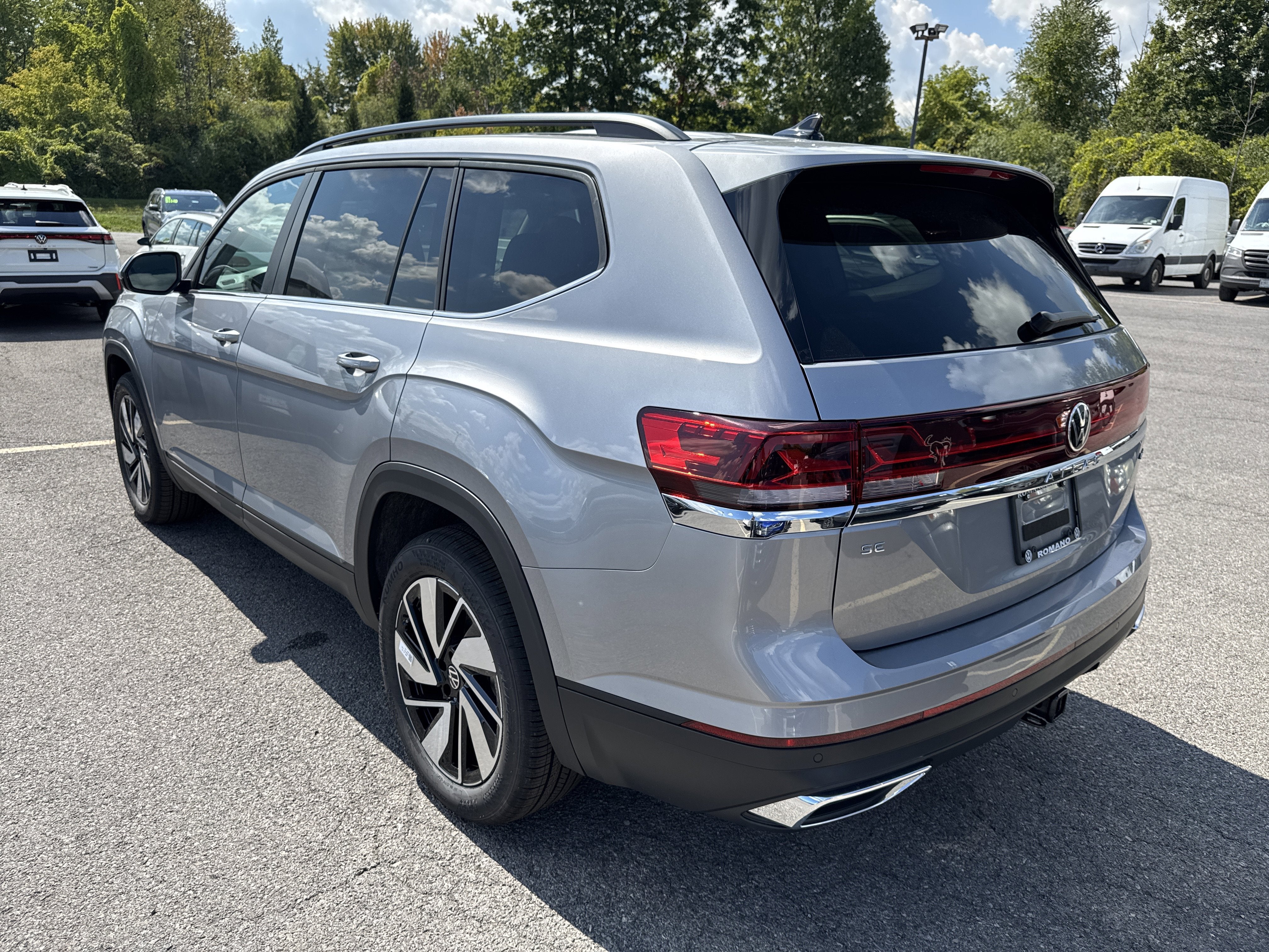 2026 Volkswagen Atlas 2.0T SE w/Technology 4MOTION