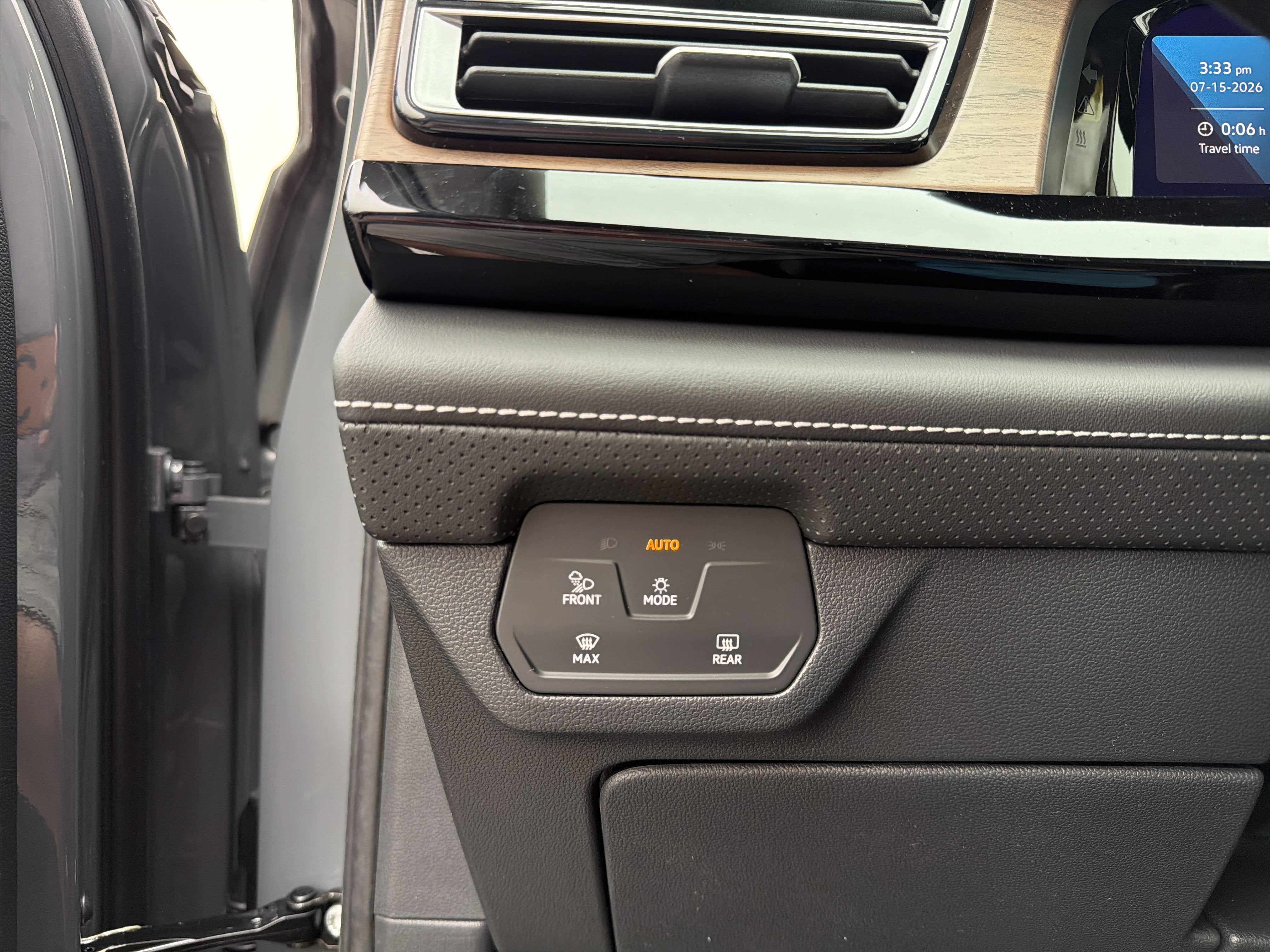 2026 Volkswagen Atlas 2.0T SE w/Technology 4MOTION