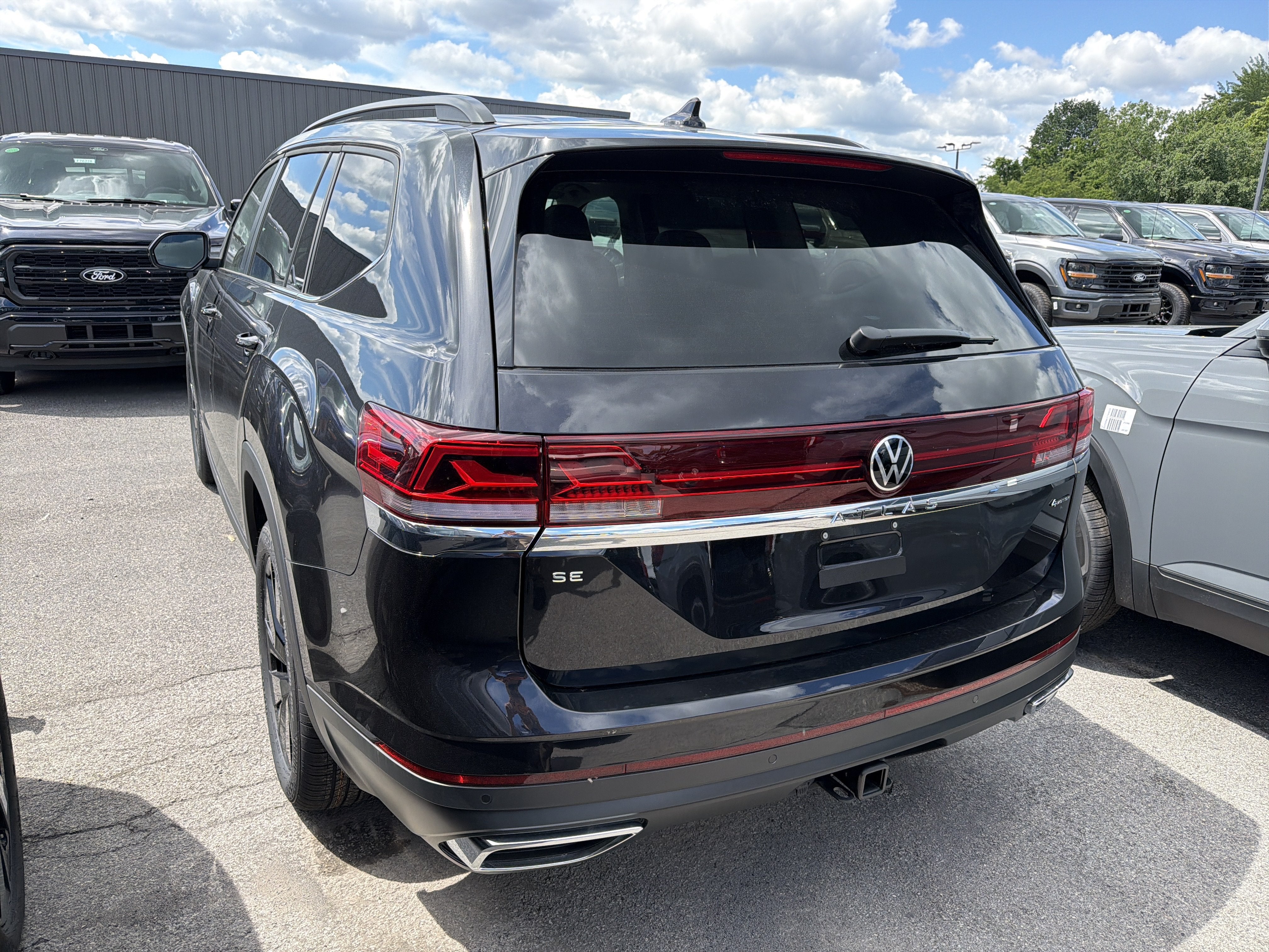 2026 Volkswagen Atlas 2.0T SE w/Technology 4MOTION