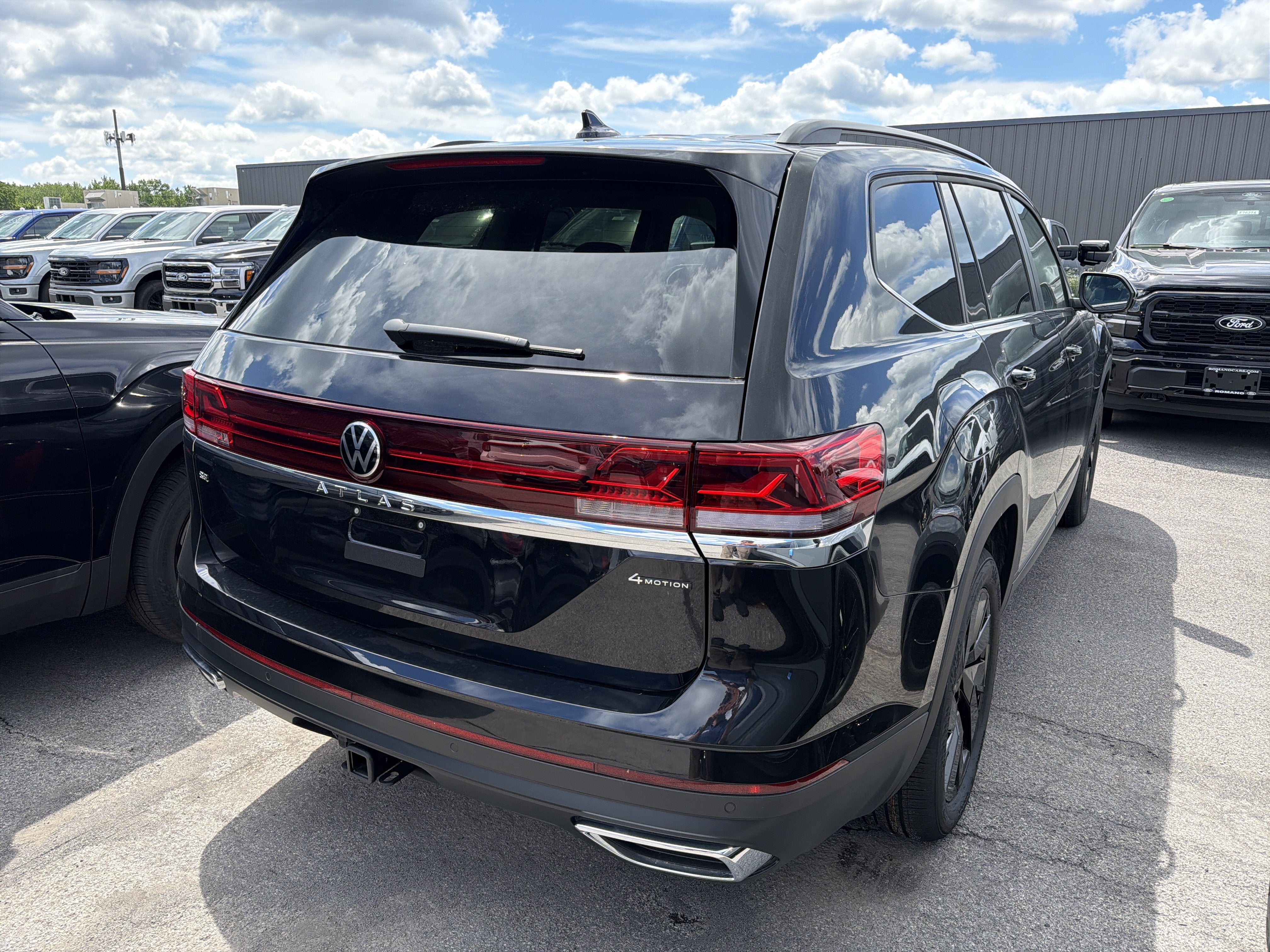 2026 Volkswagen Atlas 2.0T SE w/Technology 4MOTION