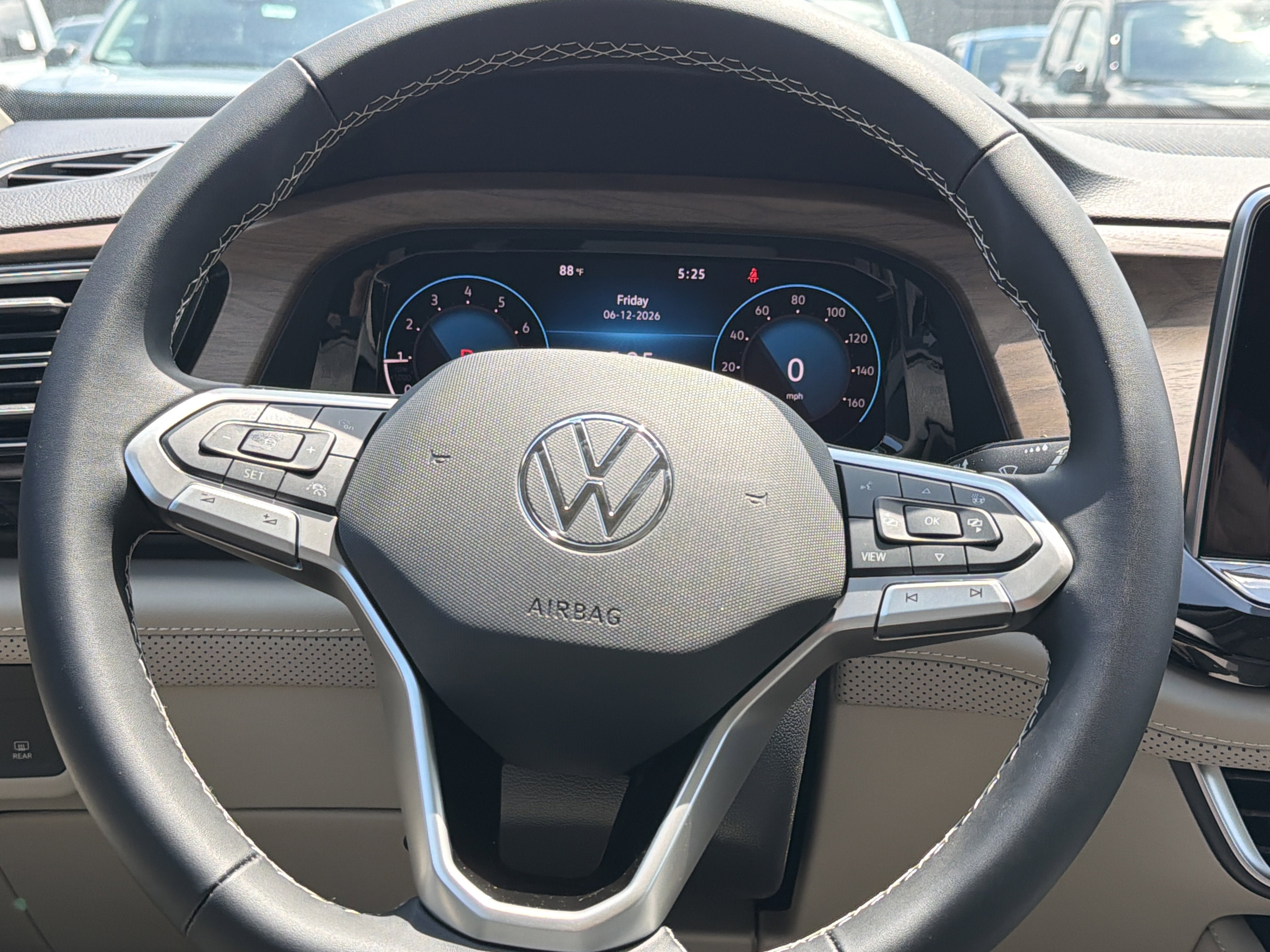 2026 Volkswagen Atlas 2.0T SE w/Technology 4MOTION