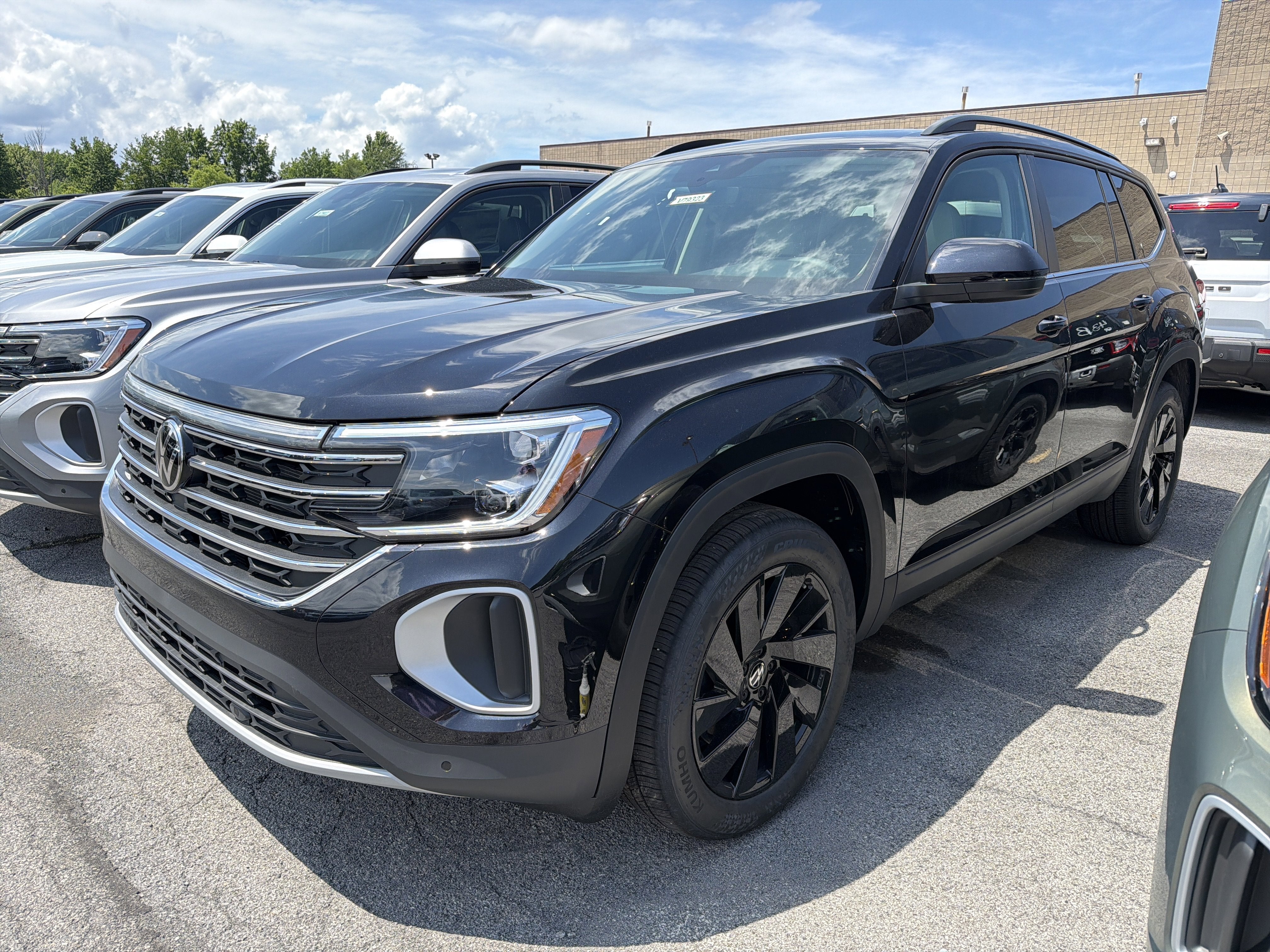 2026 Volkswagen Atlas 2.0T SE w/Technology 4MOTION