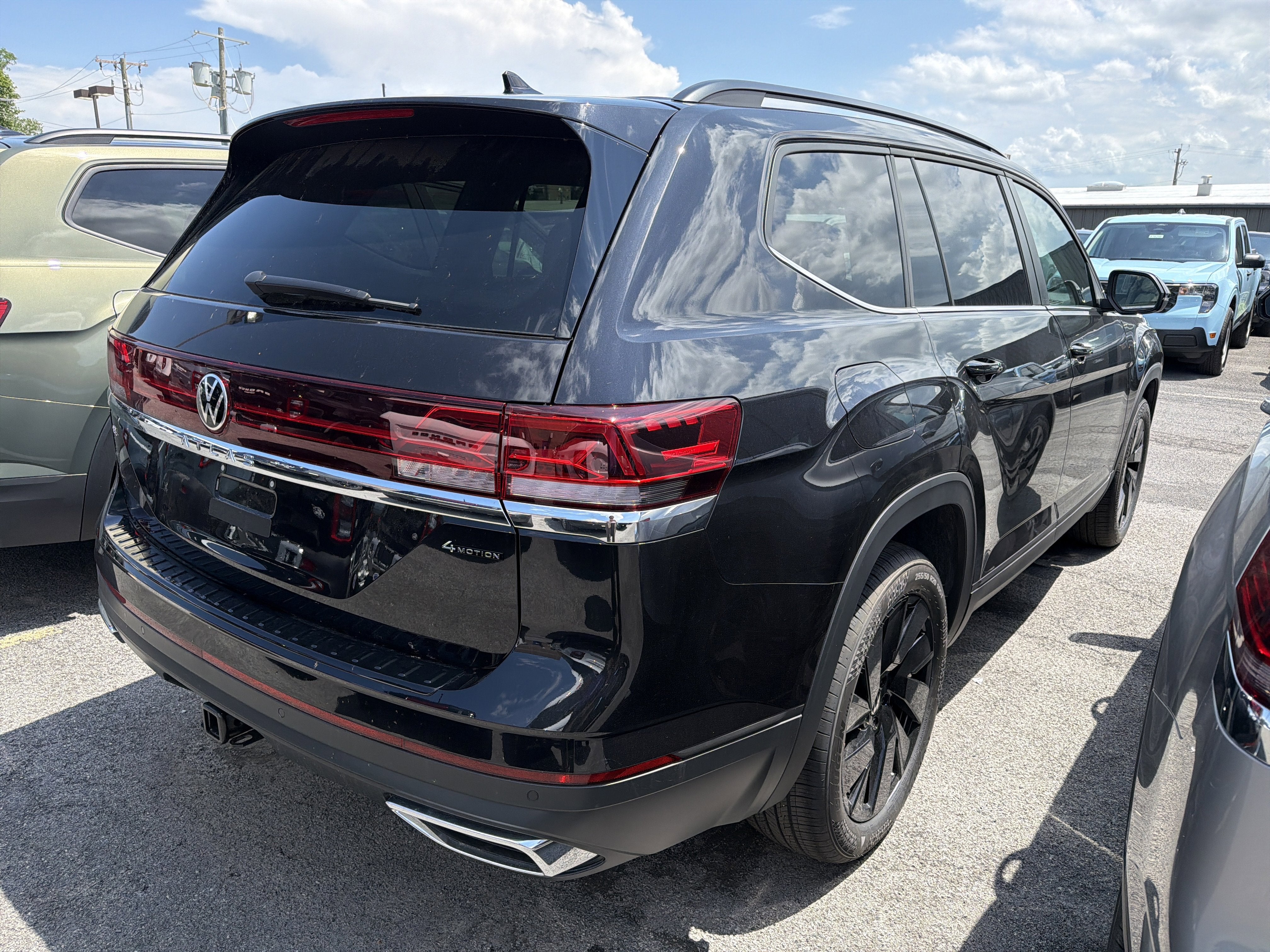 2026 Volkswagen Atlas 2.0T SE w/Technology 4MOTION