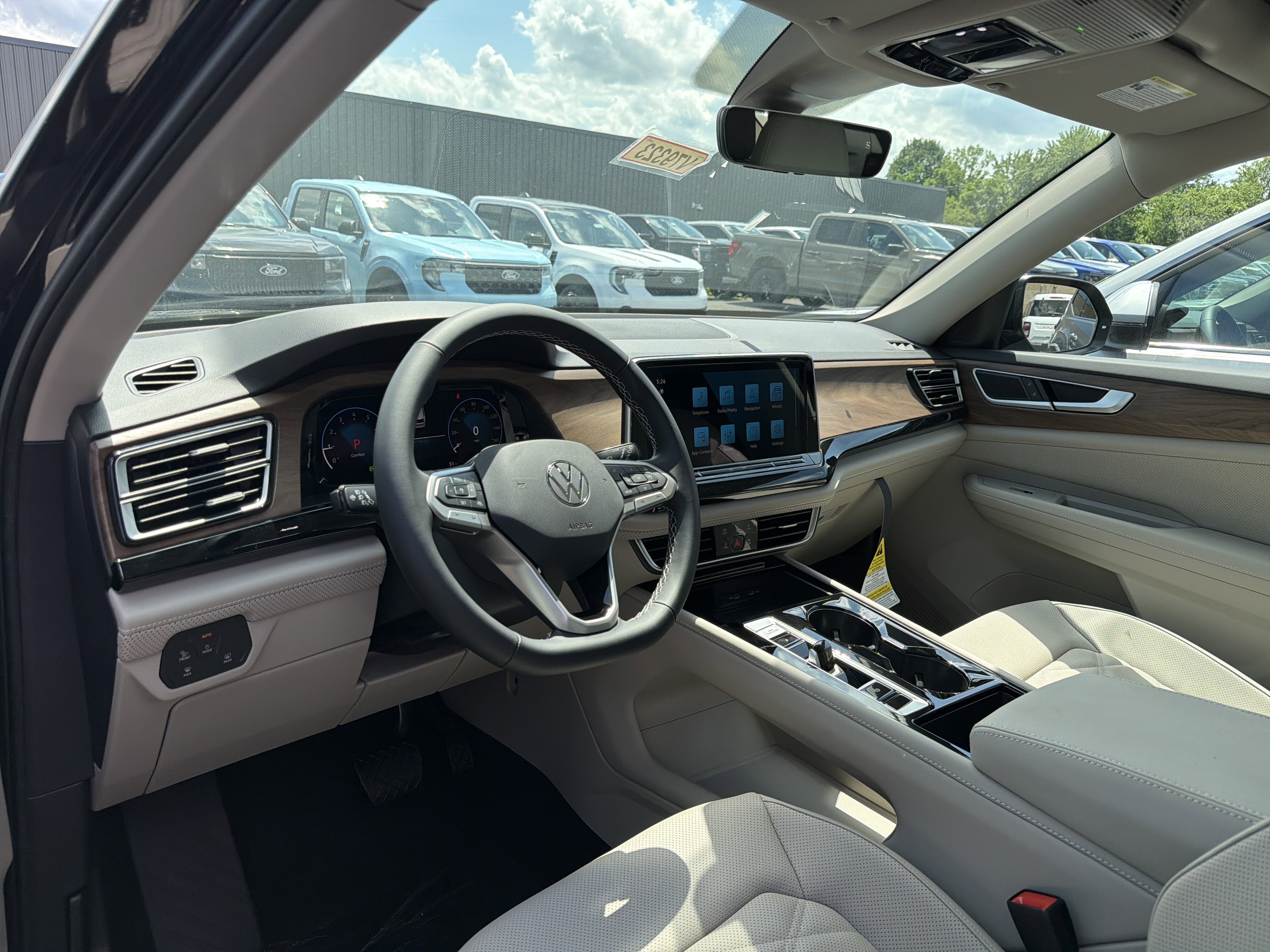 2026 Volkswagen Atlas 2.0T SE w/Technology 4MOTION