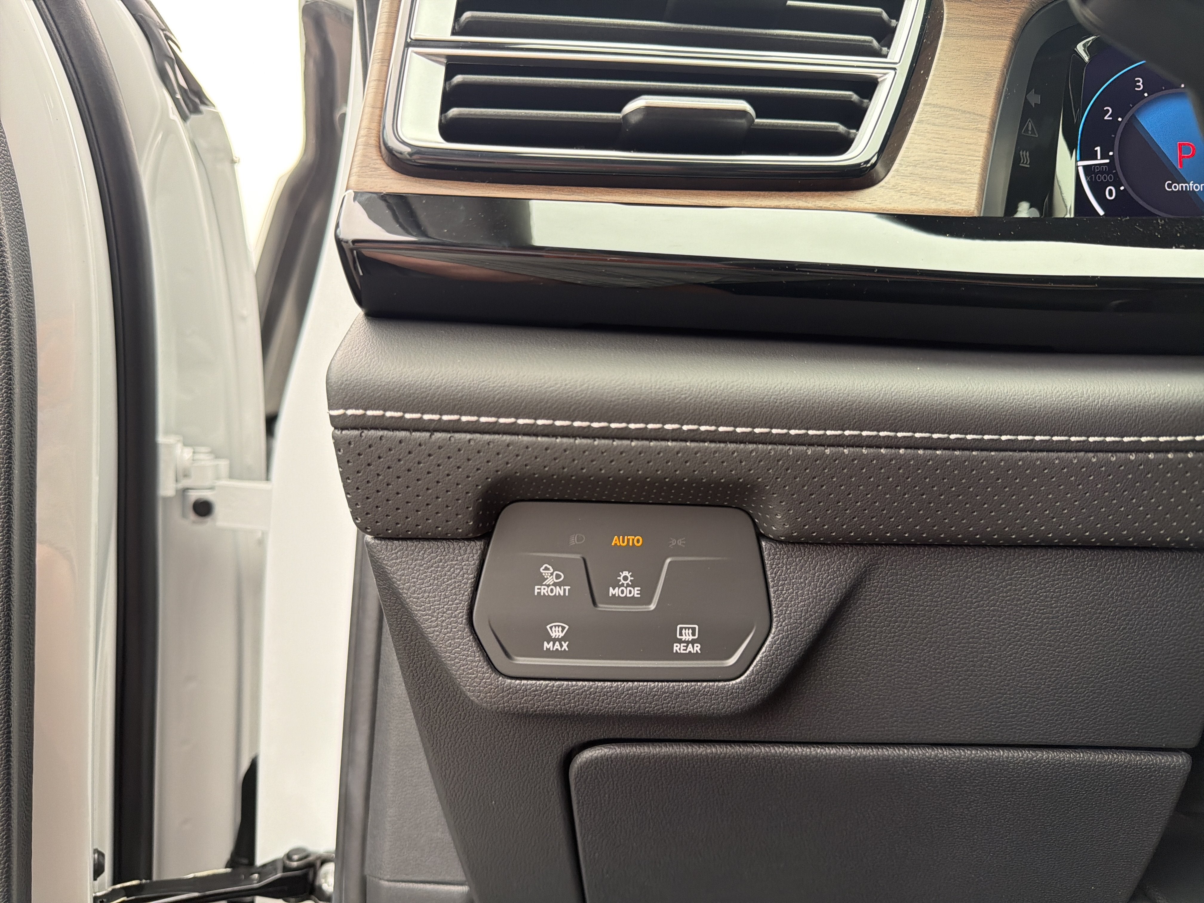 2026 Volkswagen Atlas 2.0T SE 4MOTION