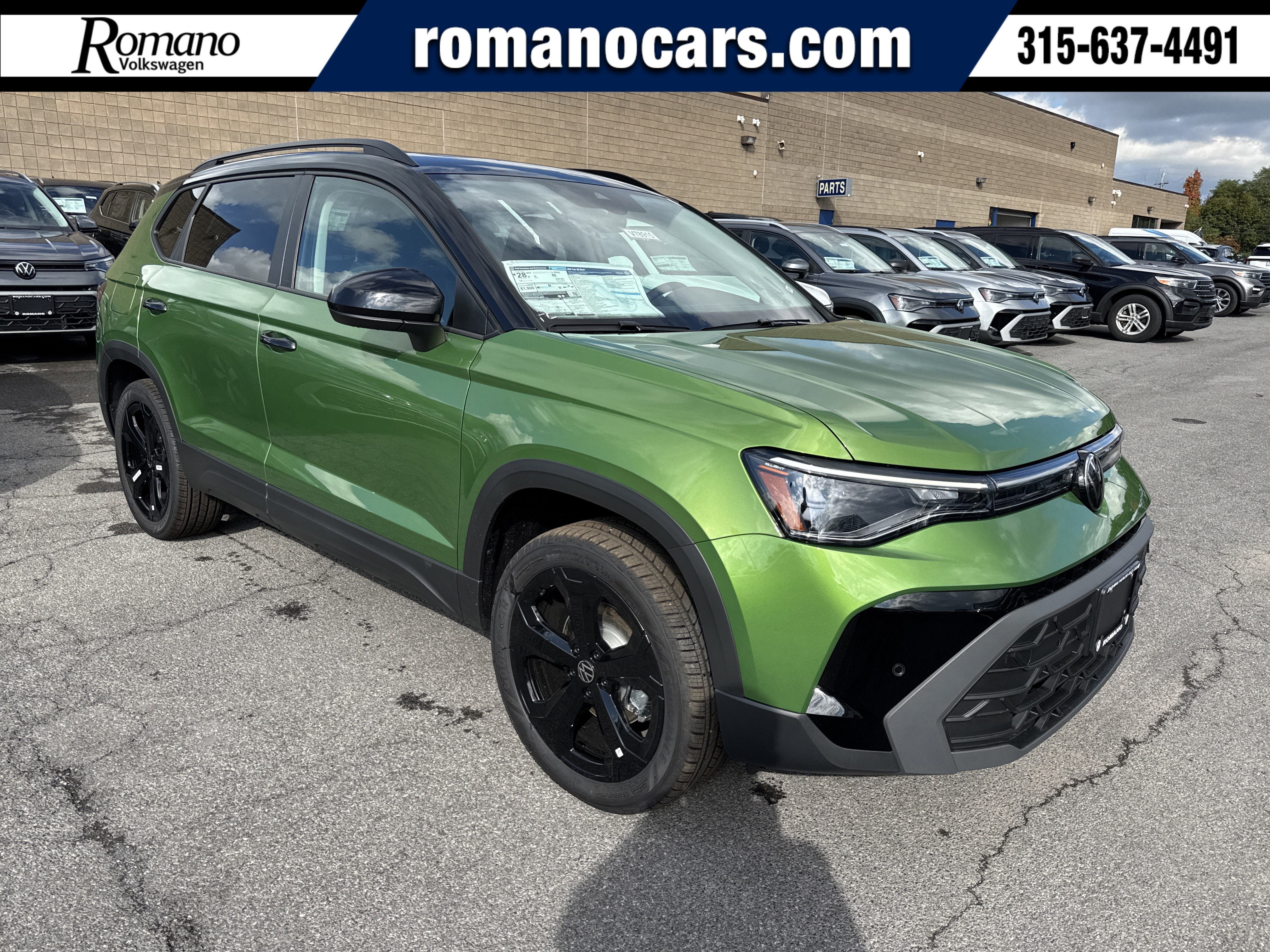 2025 Volkswagen Taos SE Black 4MOTION