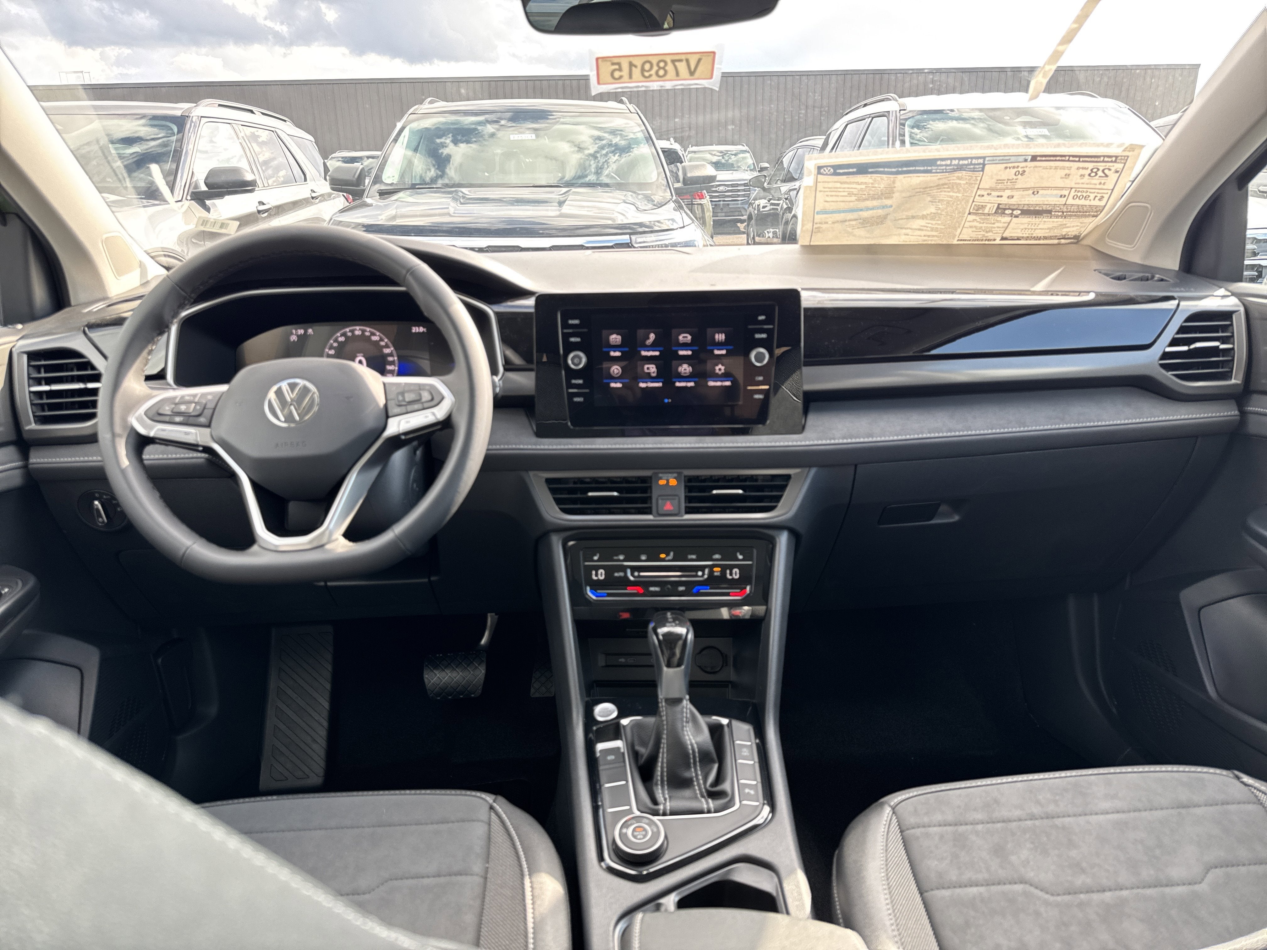 2025 Volkswagen Taos SE Black 4MOTION