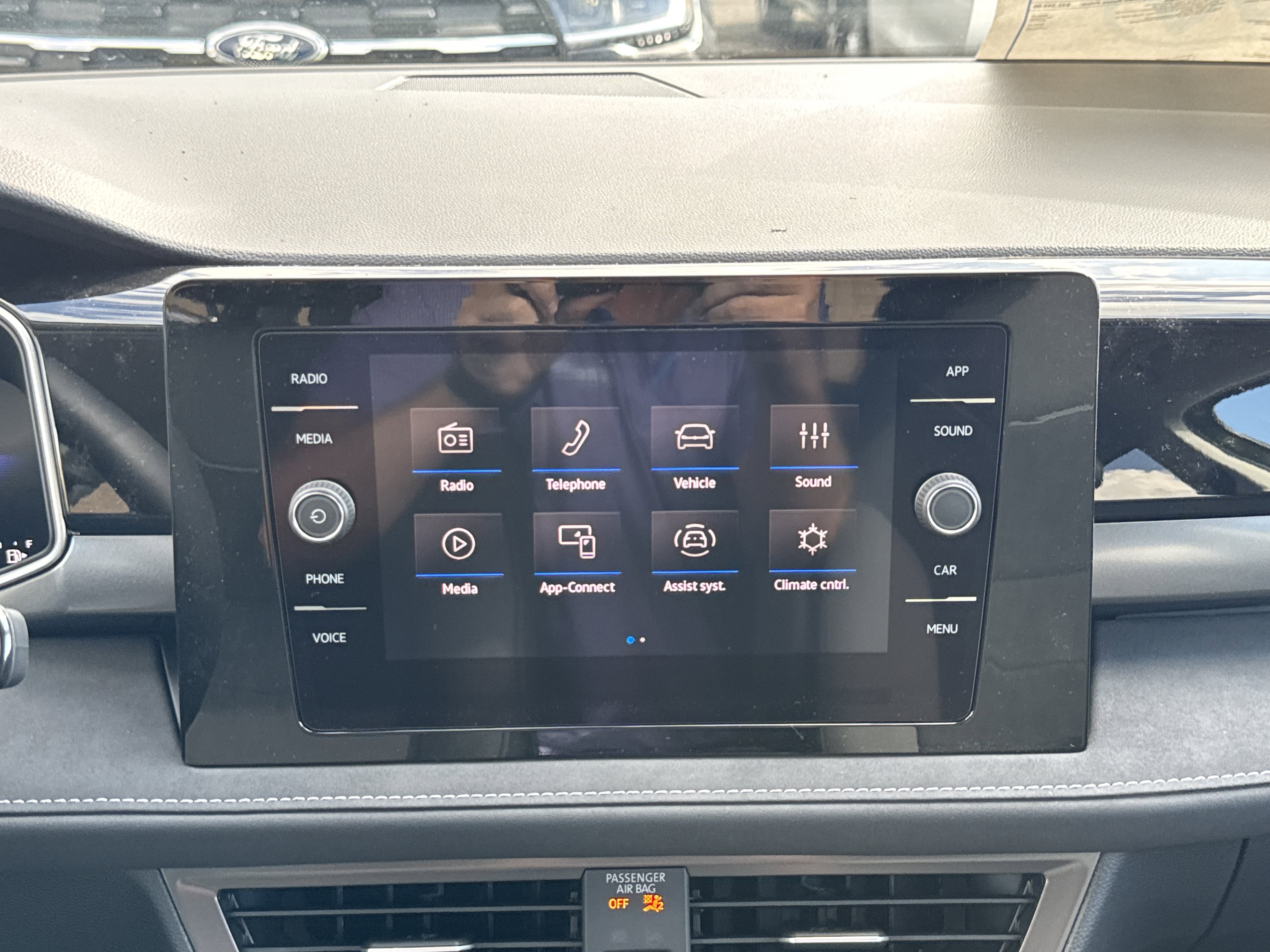 2025 Volkswagen Taos SE Black 4MOTION