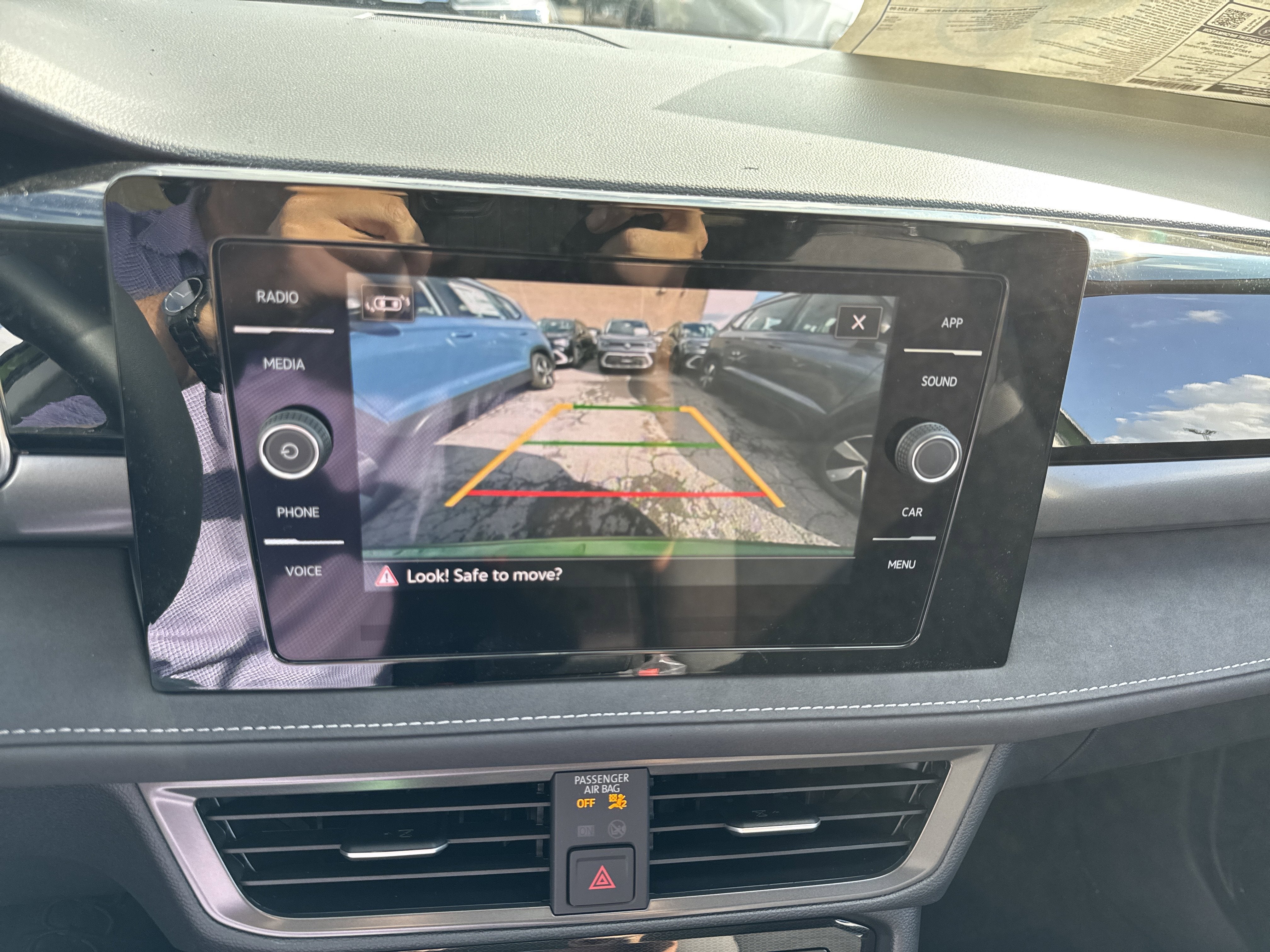 2025 Volkswagen Taos SE Black 4MOTION