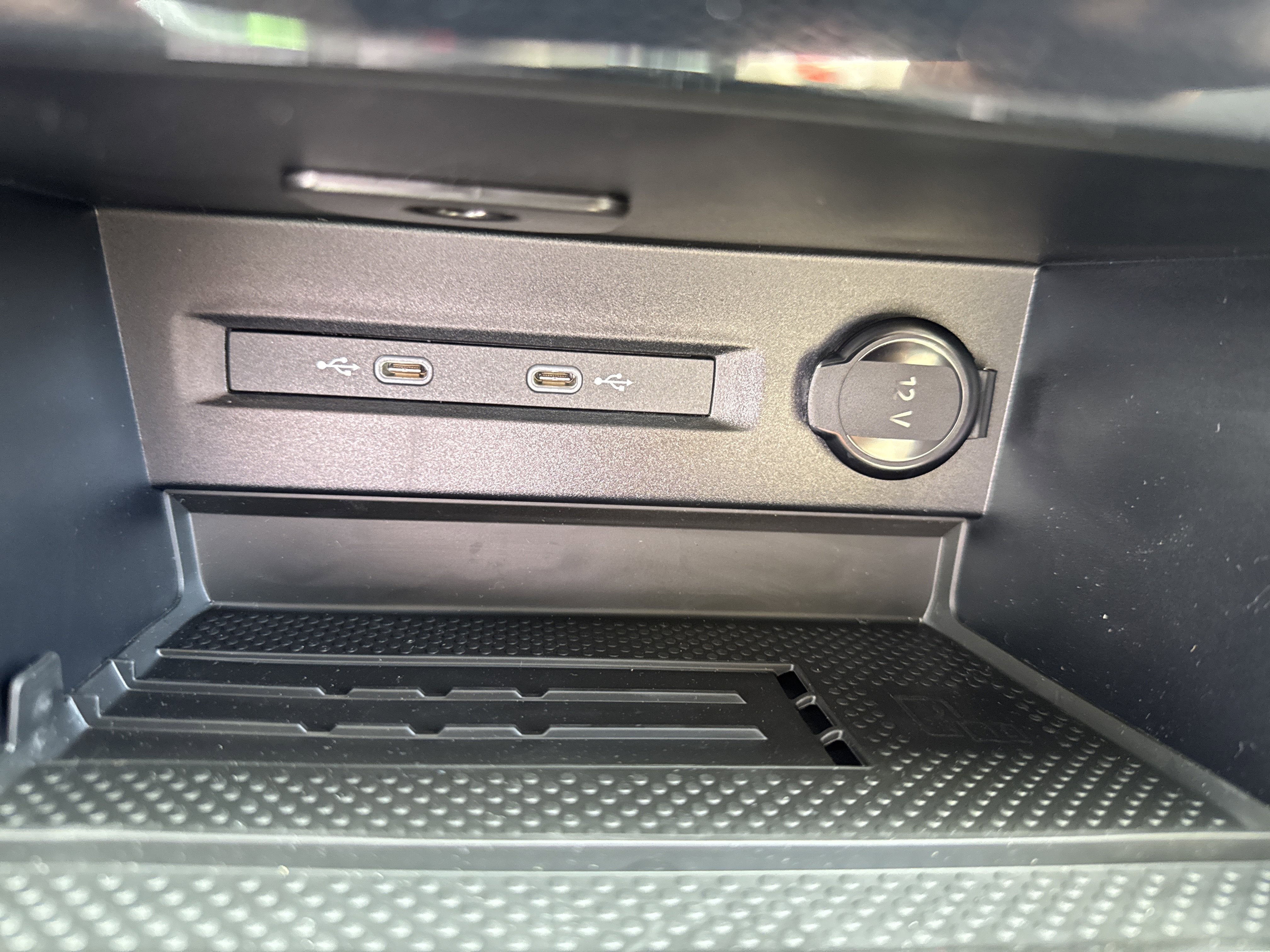 2025 Volkswagen Taos SE Black 4MOTION