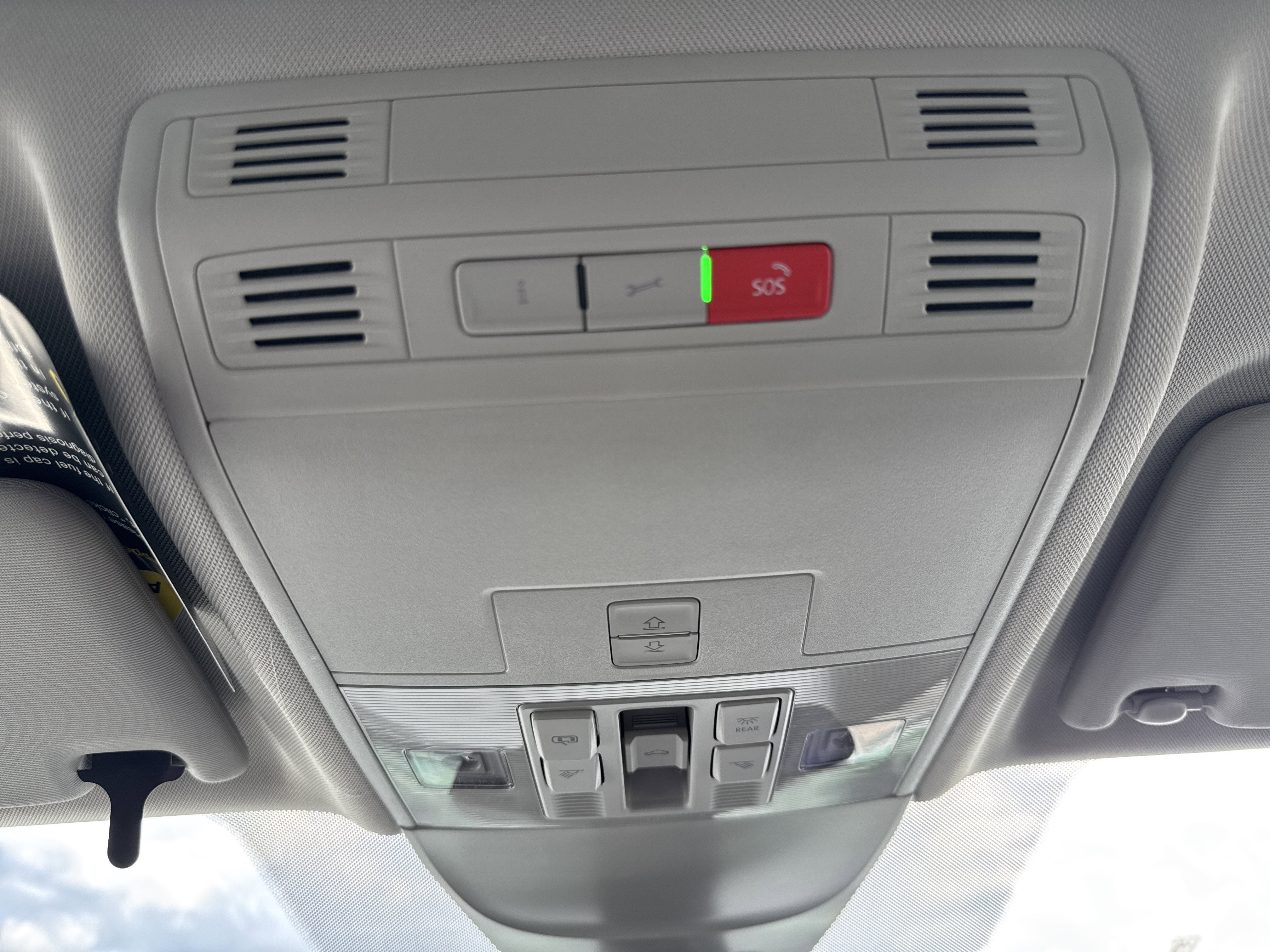 2025 Volkswagen Taos SE Black 4MOTION