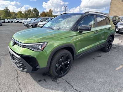 2025 Volkswagen Taos SE Black 4MOTION