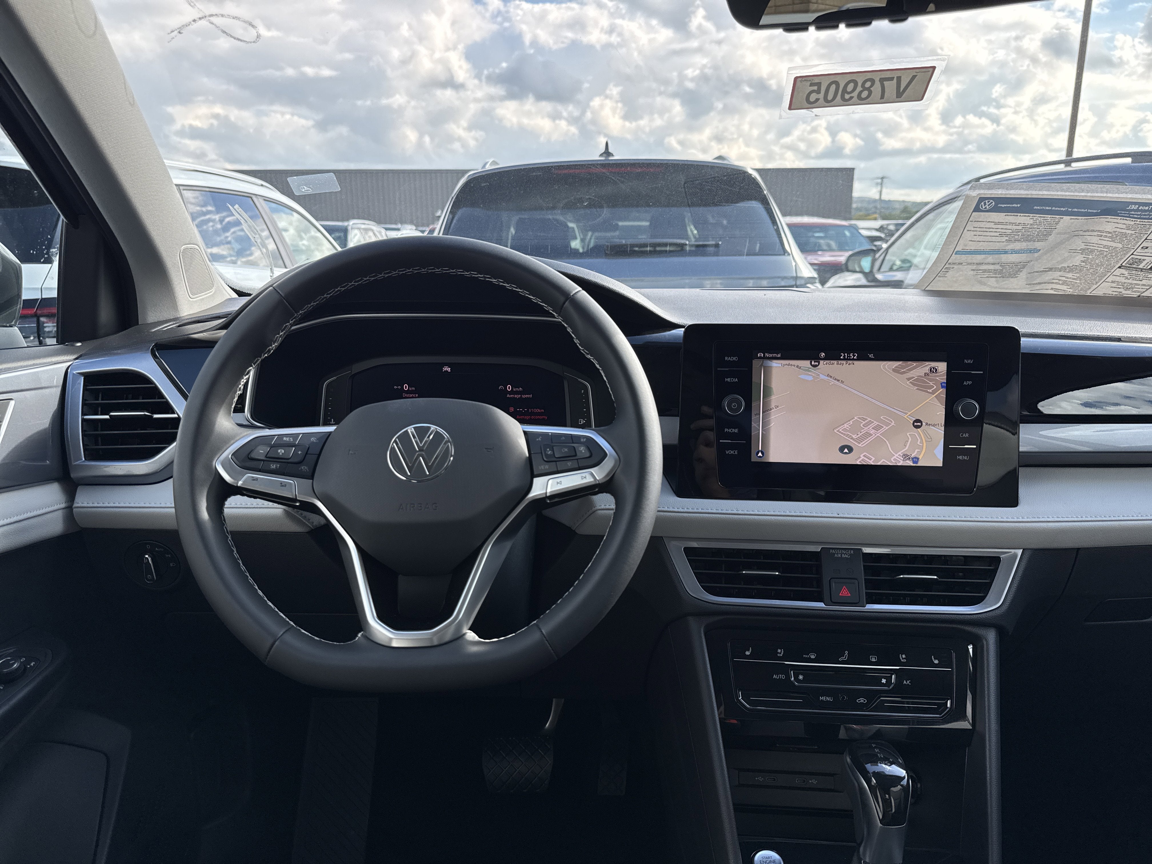 2025 Volkswagen Taos SEL 4MOTION