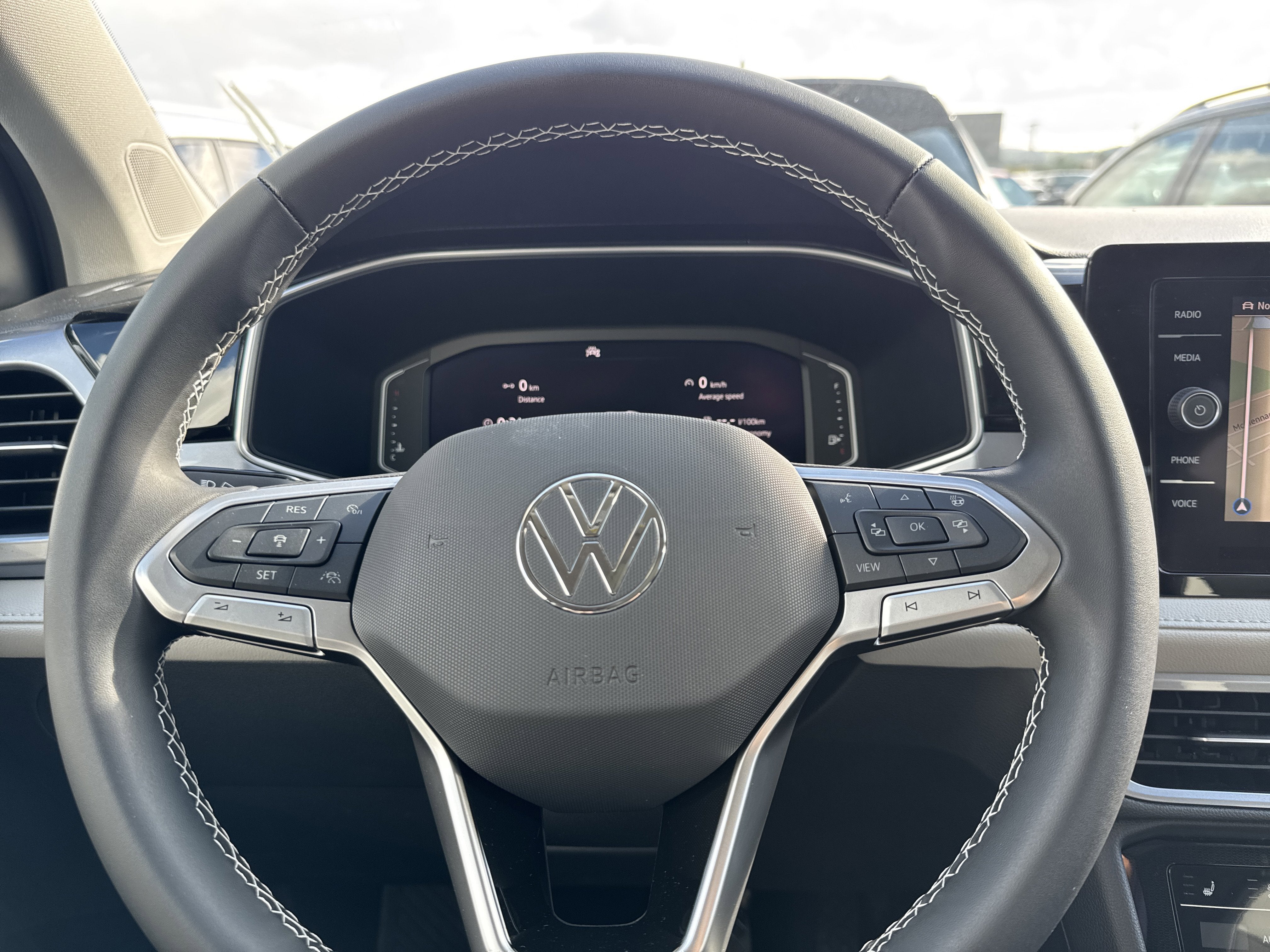 2025 Volkswagen Taos SEL 4MOTION