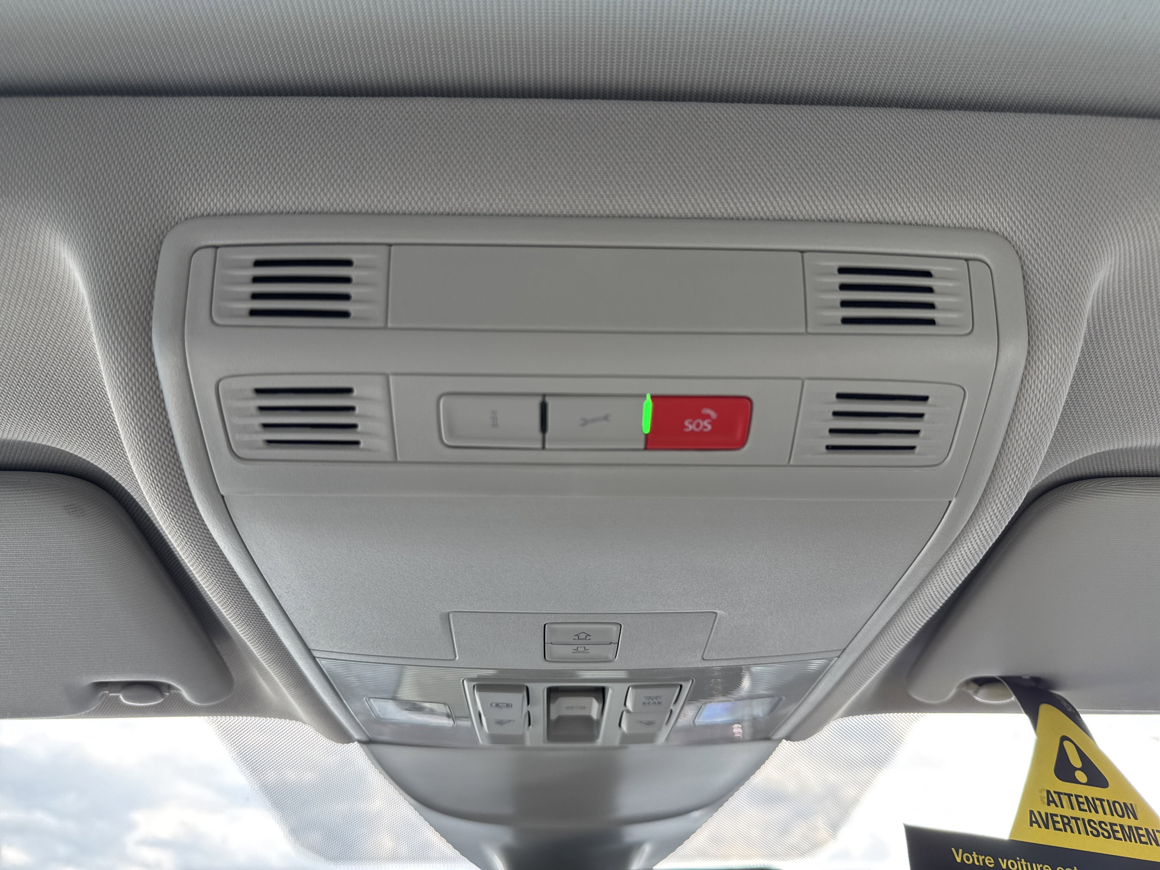 2025 Volkswagen Taos SEL 4MOTION