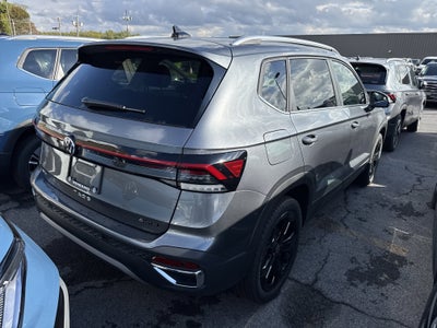 2025 Volkswagen Taos SEL 4MOTION