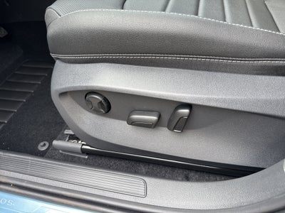 2025 Volkswagen Taos SEL 4MOTION