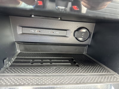 2025 Volkswagen Taos SEL 4MOTION