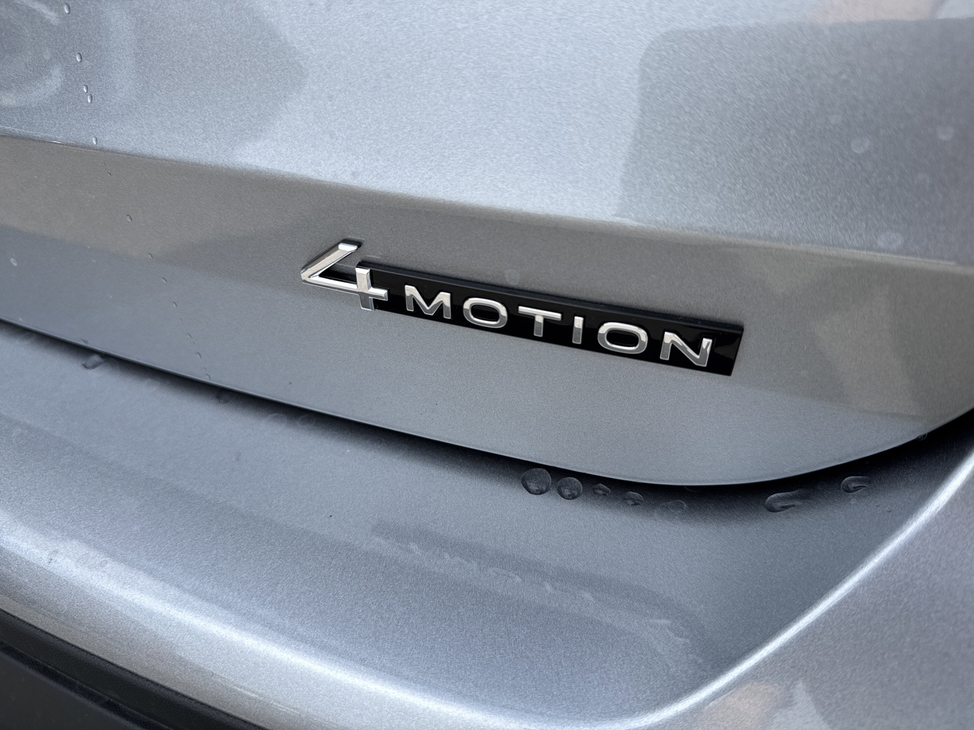 2025 Volkswagen Taos SEL 4MOTION