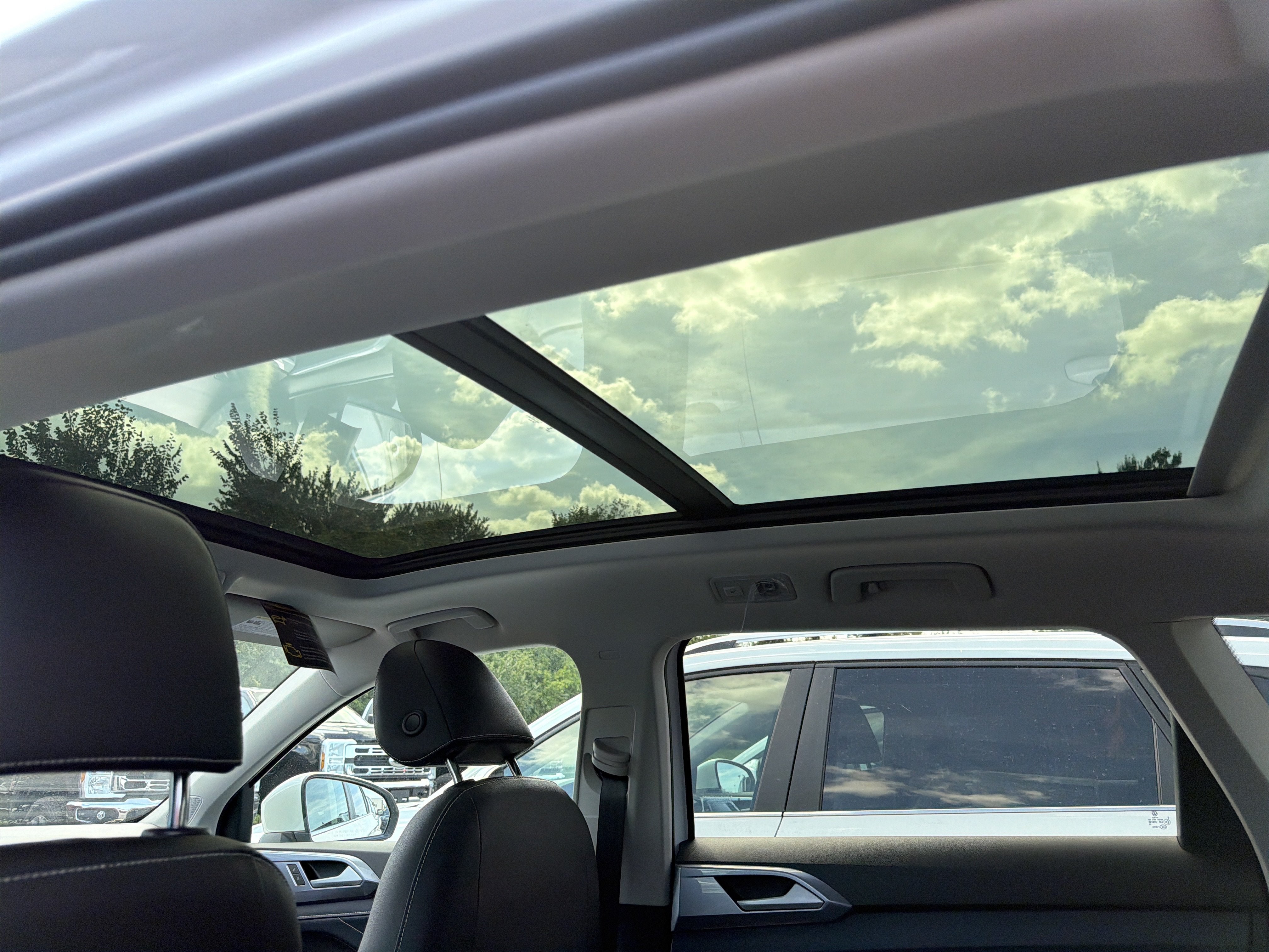 2026 Volkswagen Taos SEL 4MOTION