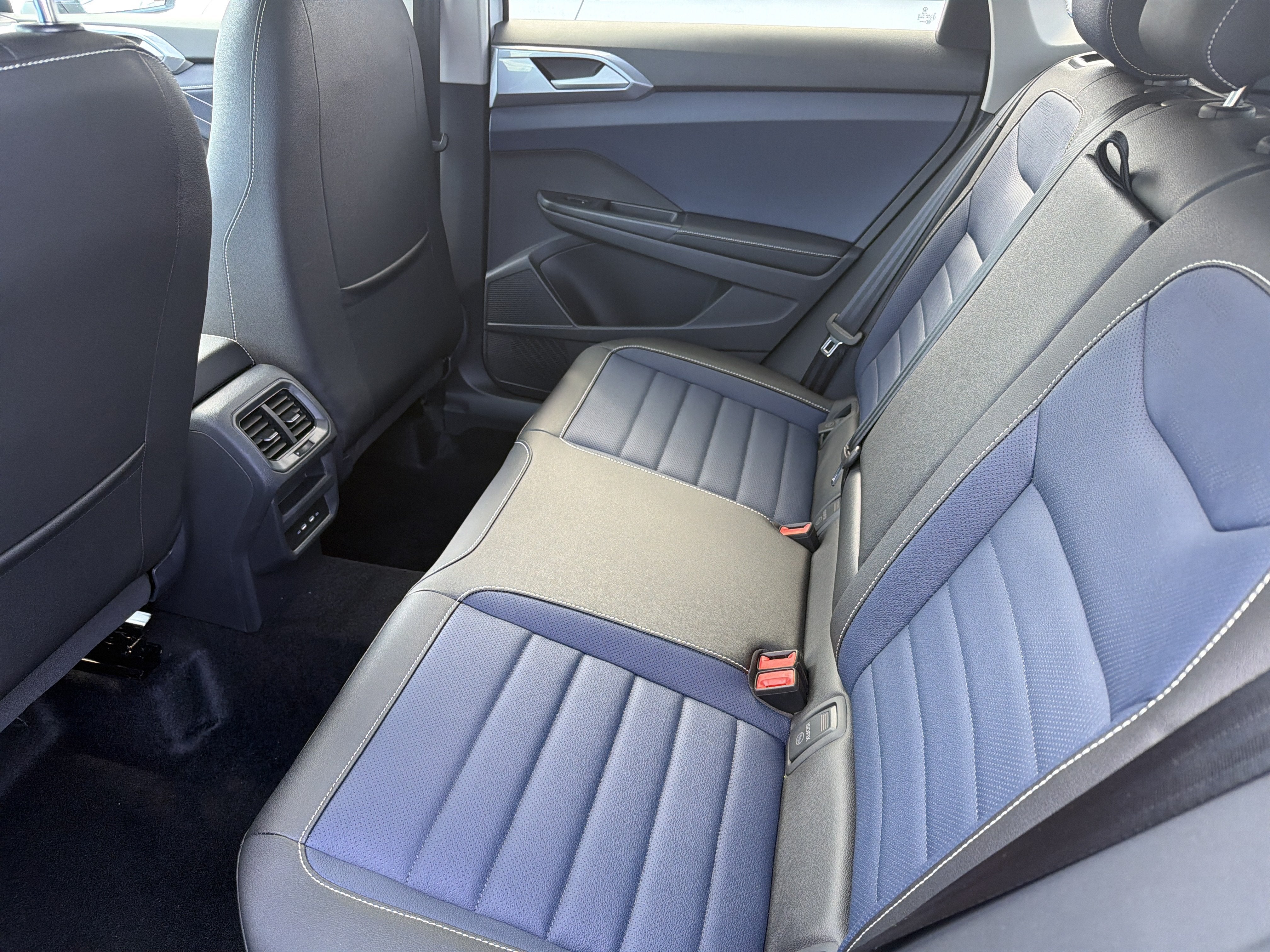 2026 Volkswagen Taos SEL 4MOTION