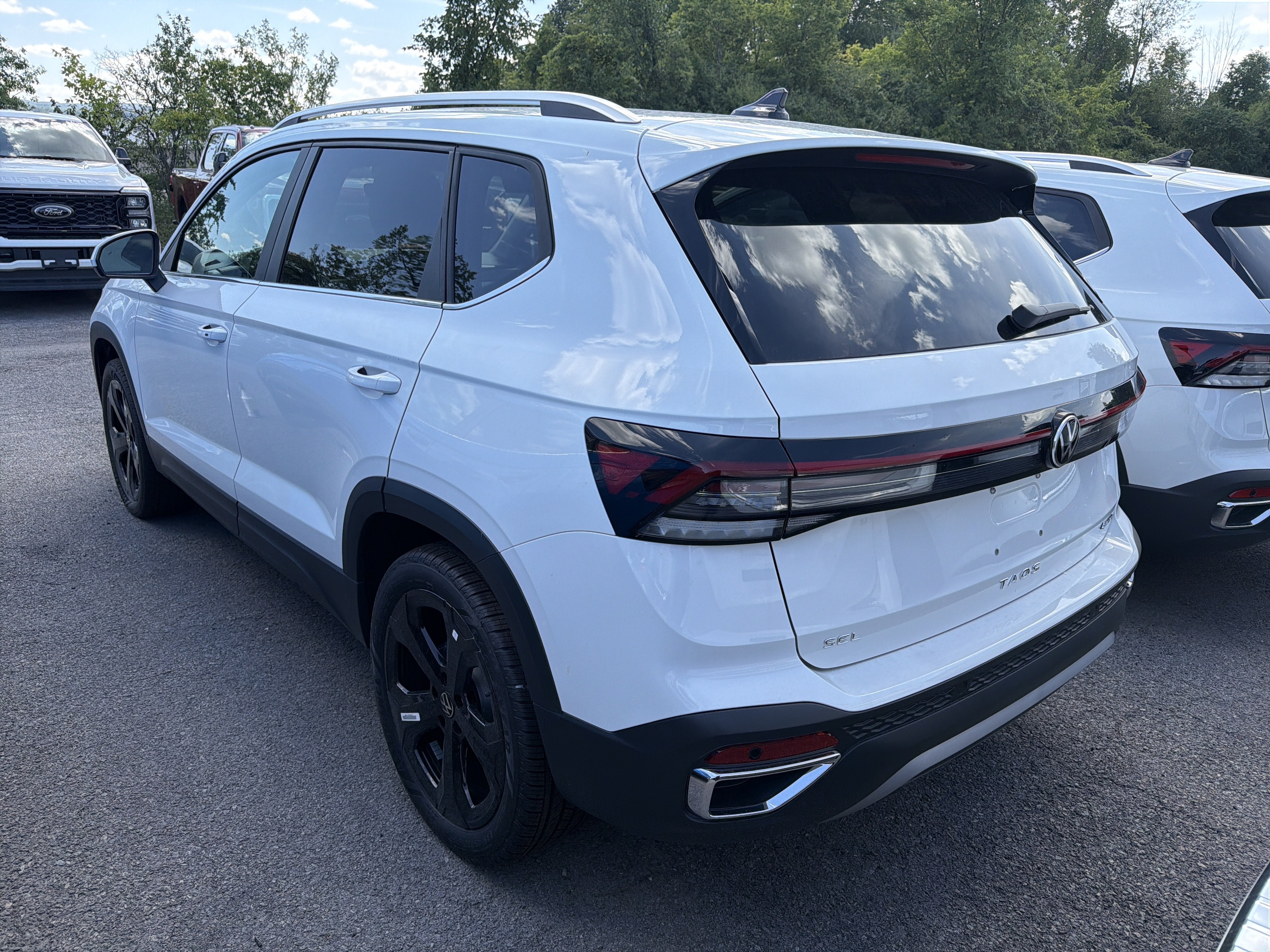 2026 Volkswagen Taos SEL 4MOTION