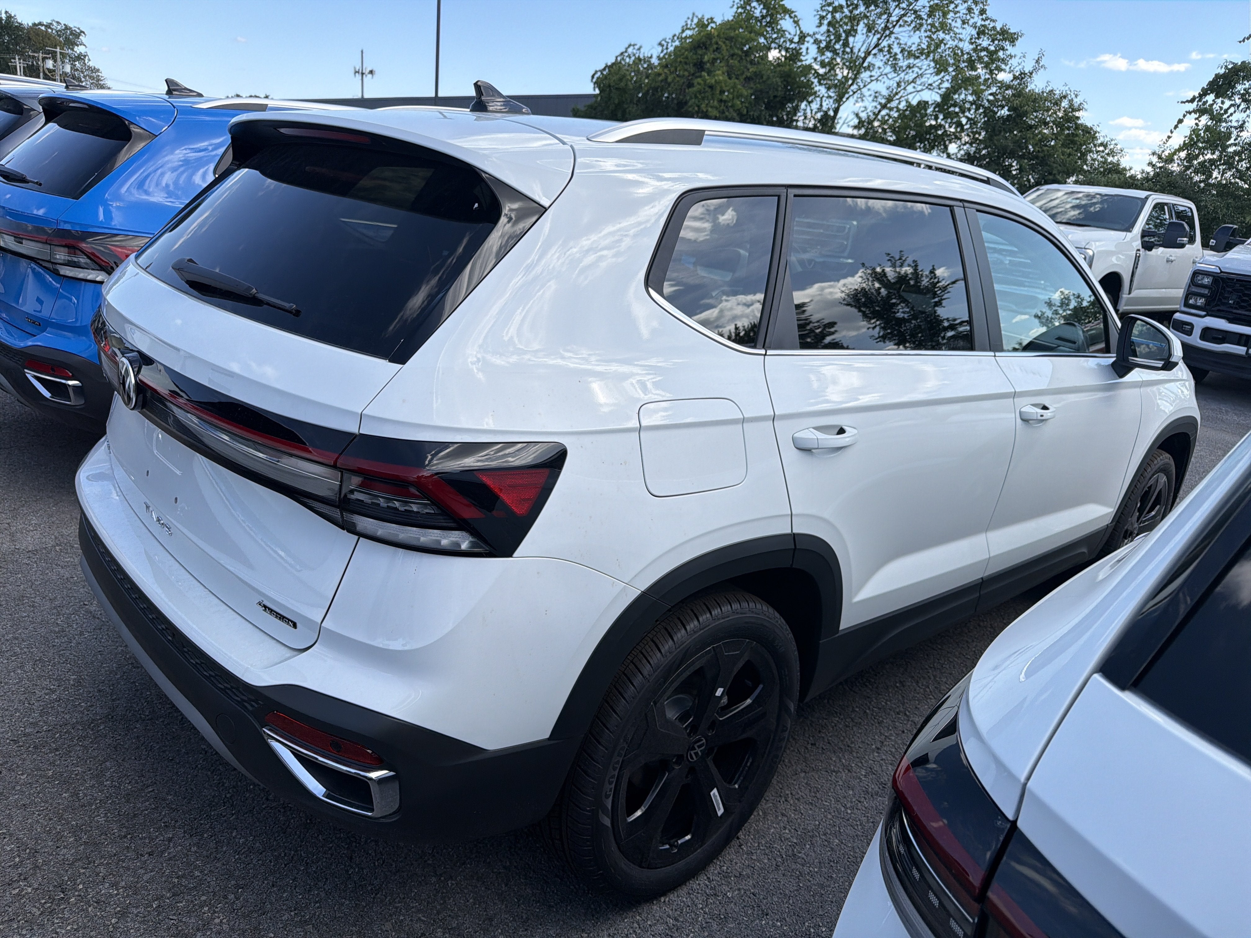 2026 Volkswagen Taos SEL 4MOTION