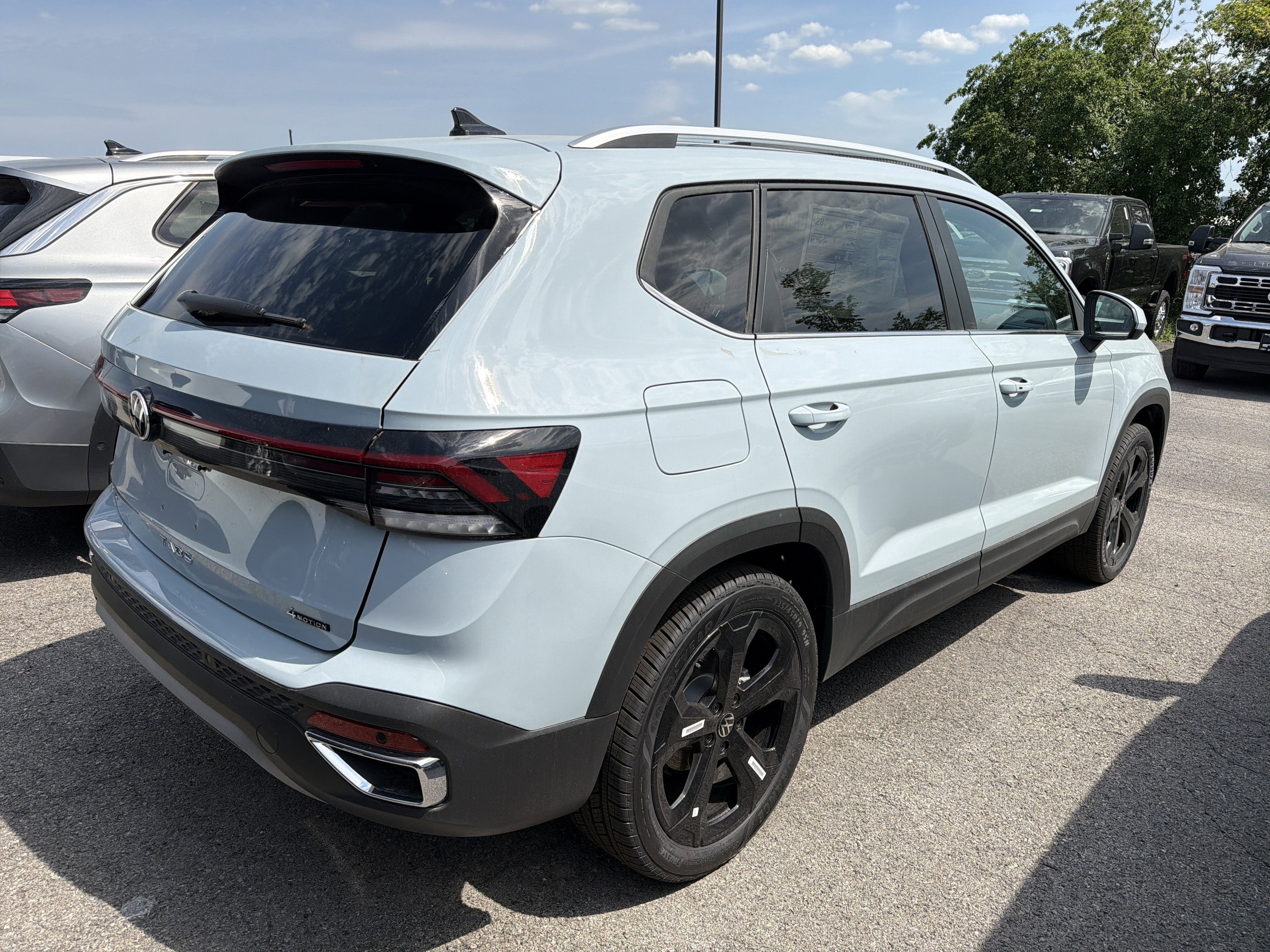 2026 Volkswagen Taos SEL 4MOTION