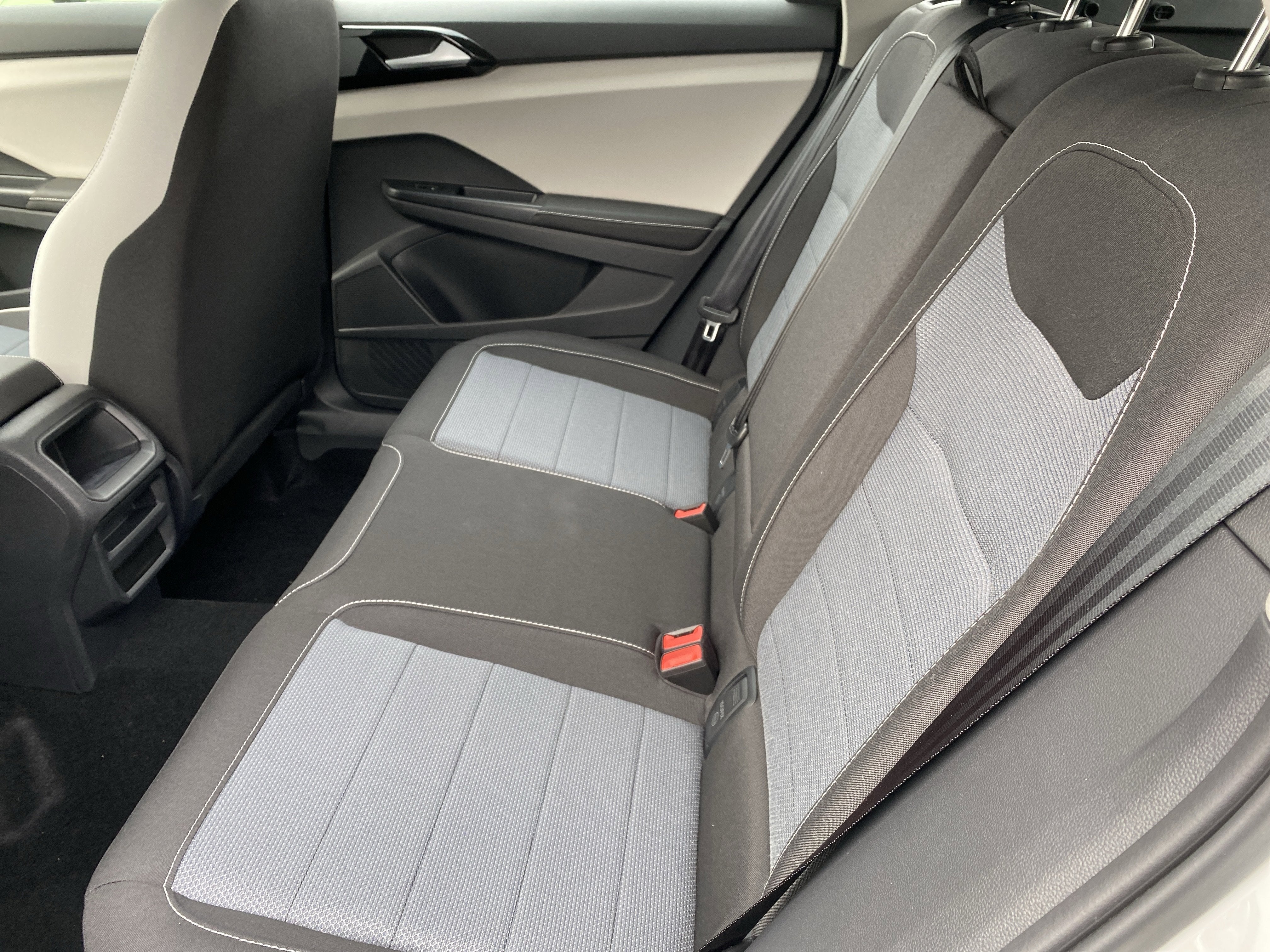 2025 Volkswagen Taos S 4MOTION