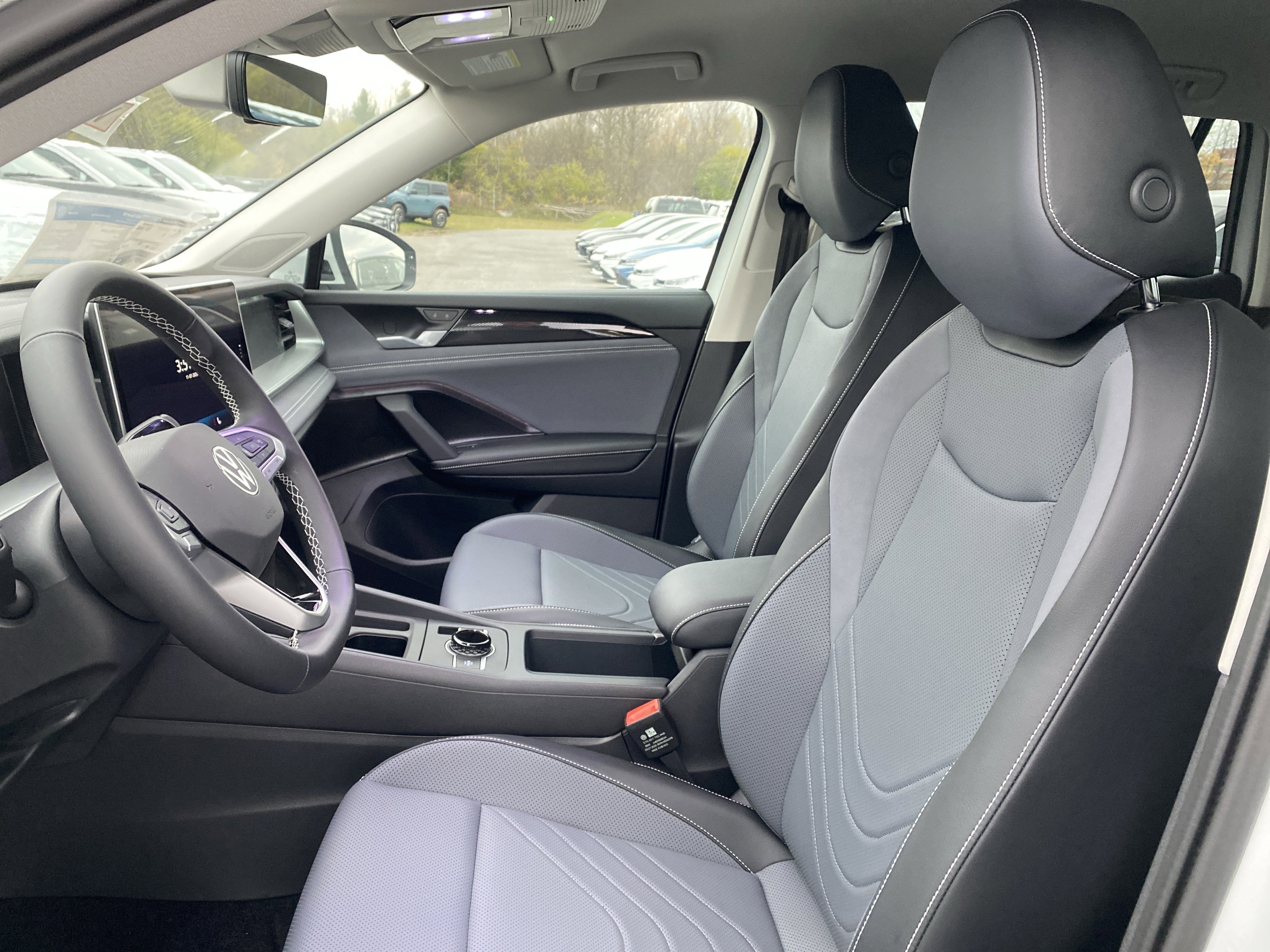 2025 Volkswagen Tiguan 2.0T SE 4MOTION