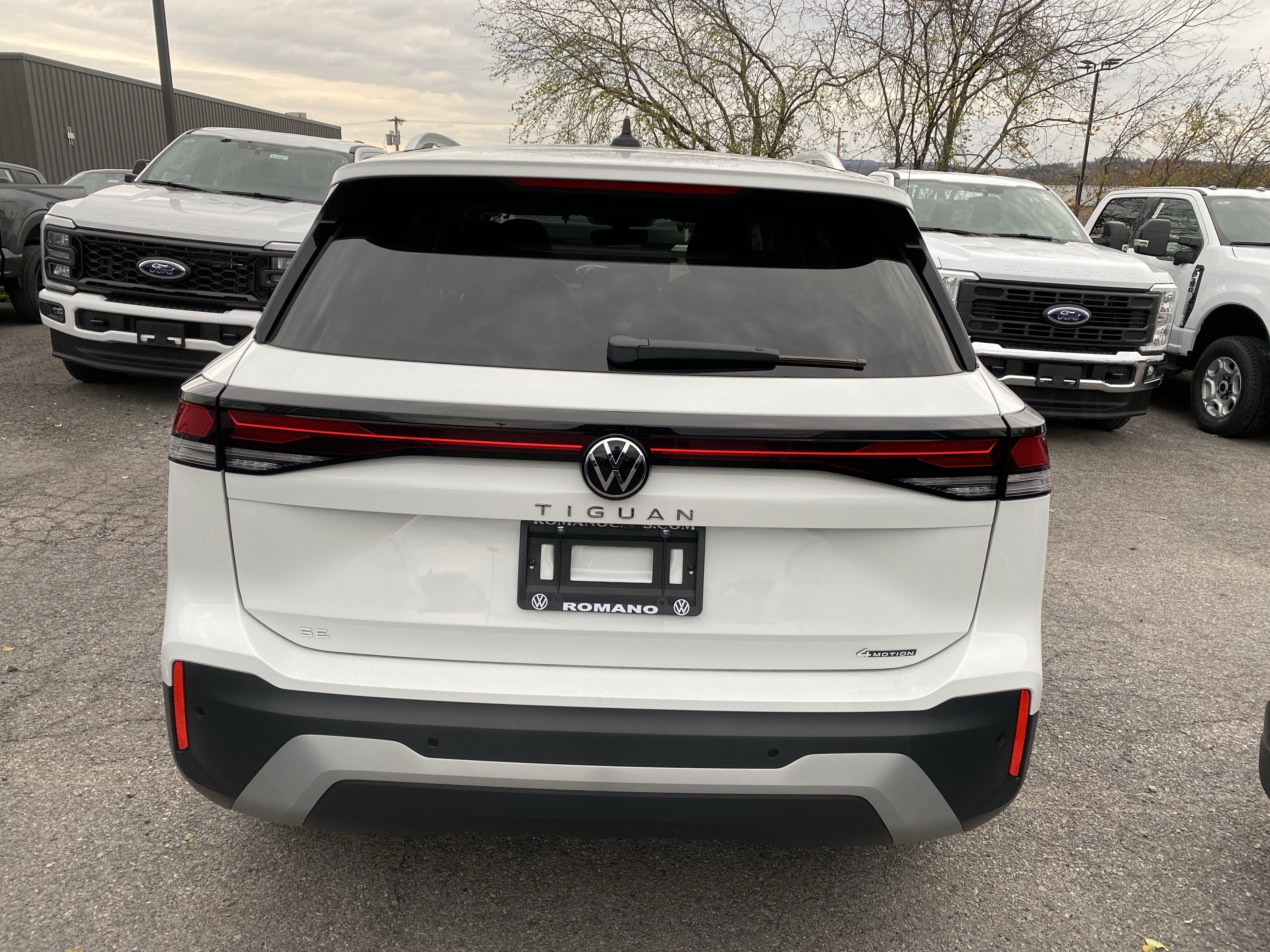 2025 Volkswagen Tiguan 2.0T SE 4MOTION