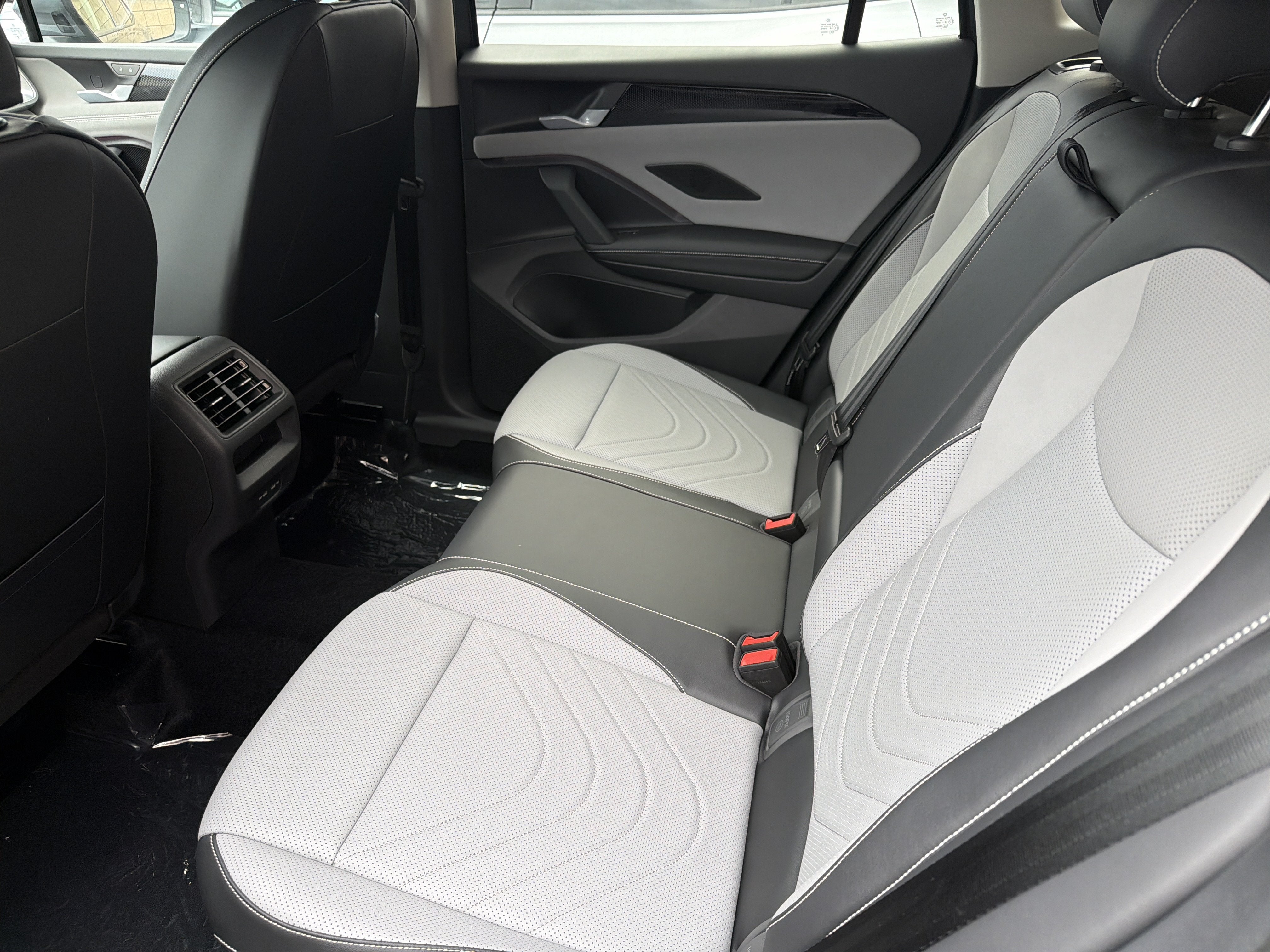 2026 Volkswagen Tiguan SE 4MOTION