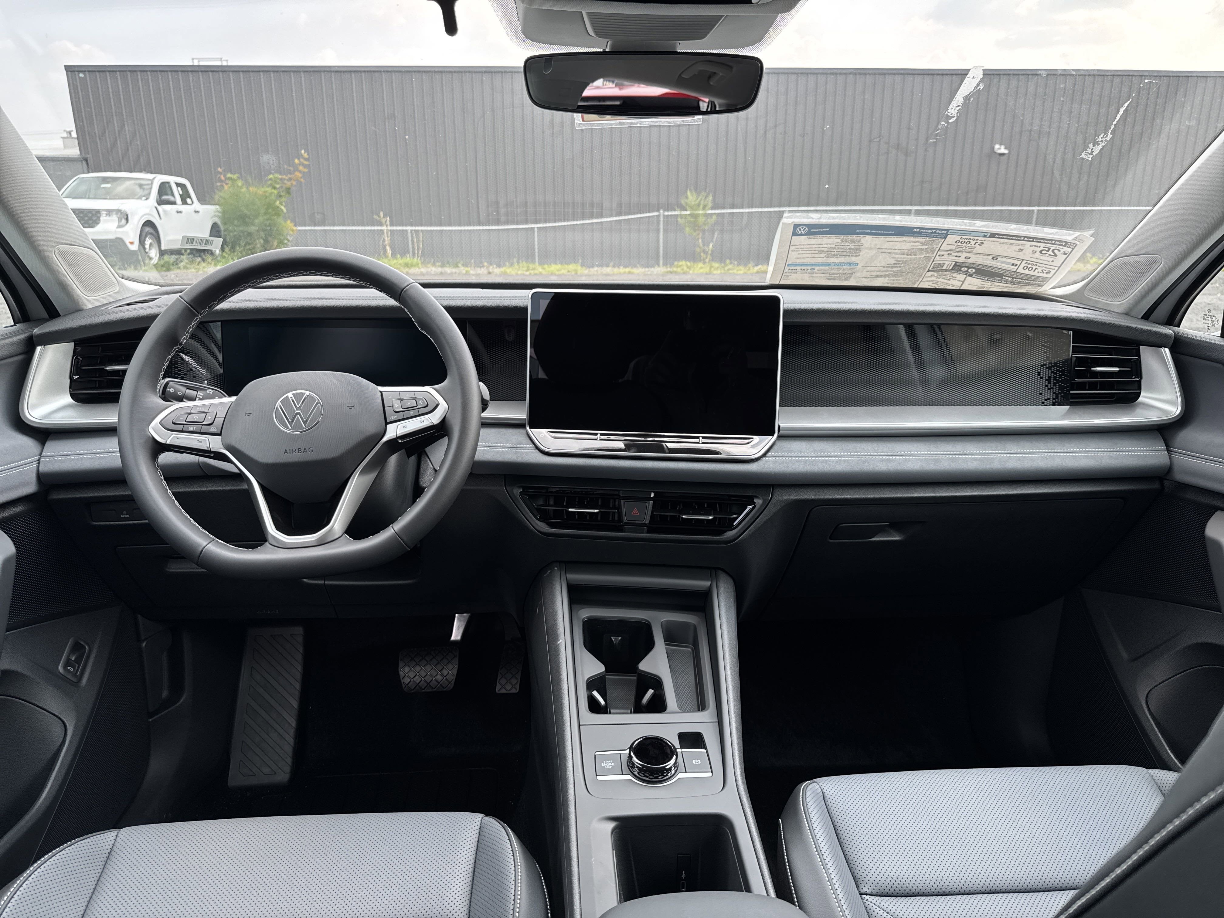 2025 Volkswagen Tiguan 2.0T SE 4MOTION