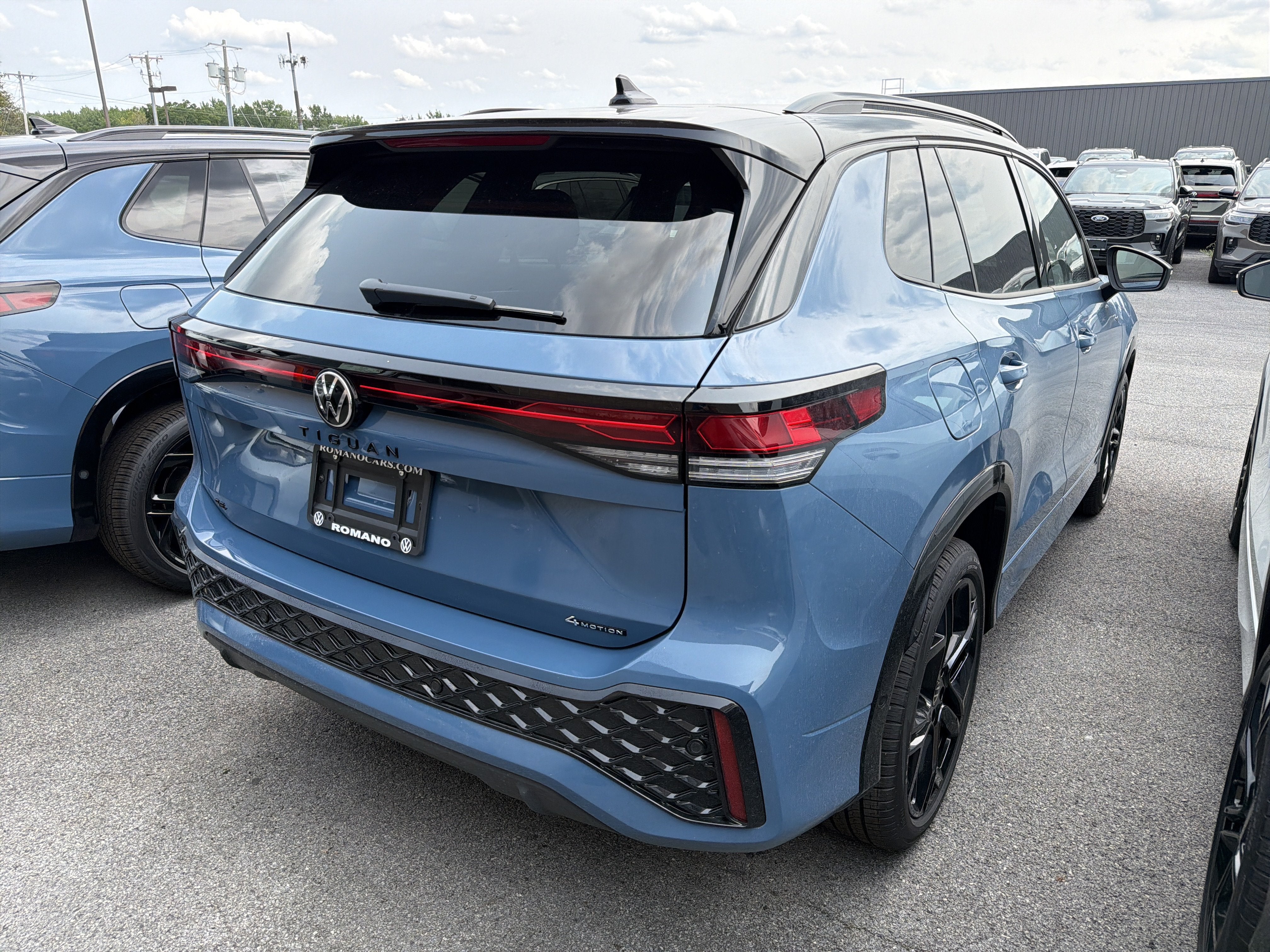 2026 Volkswagen Tiguan SE R-Line Black 4MOTION