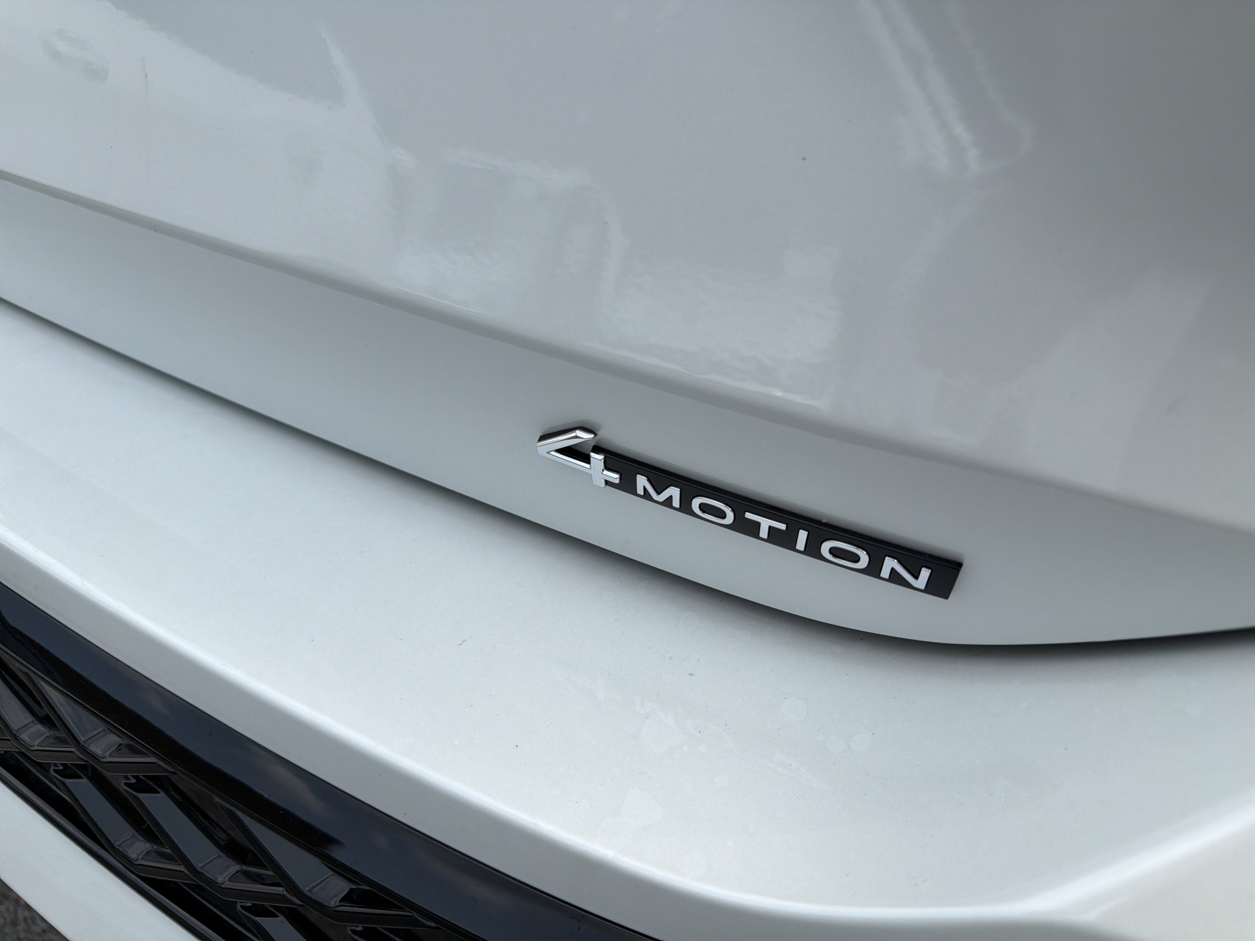 2026 Volkswagen Tiguan SE R-Line Black 4MOTION