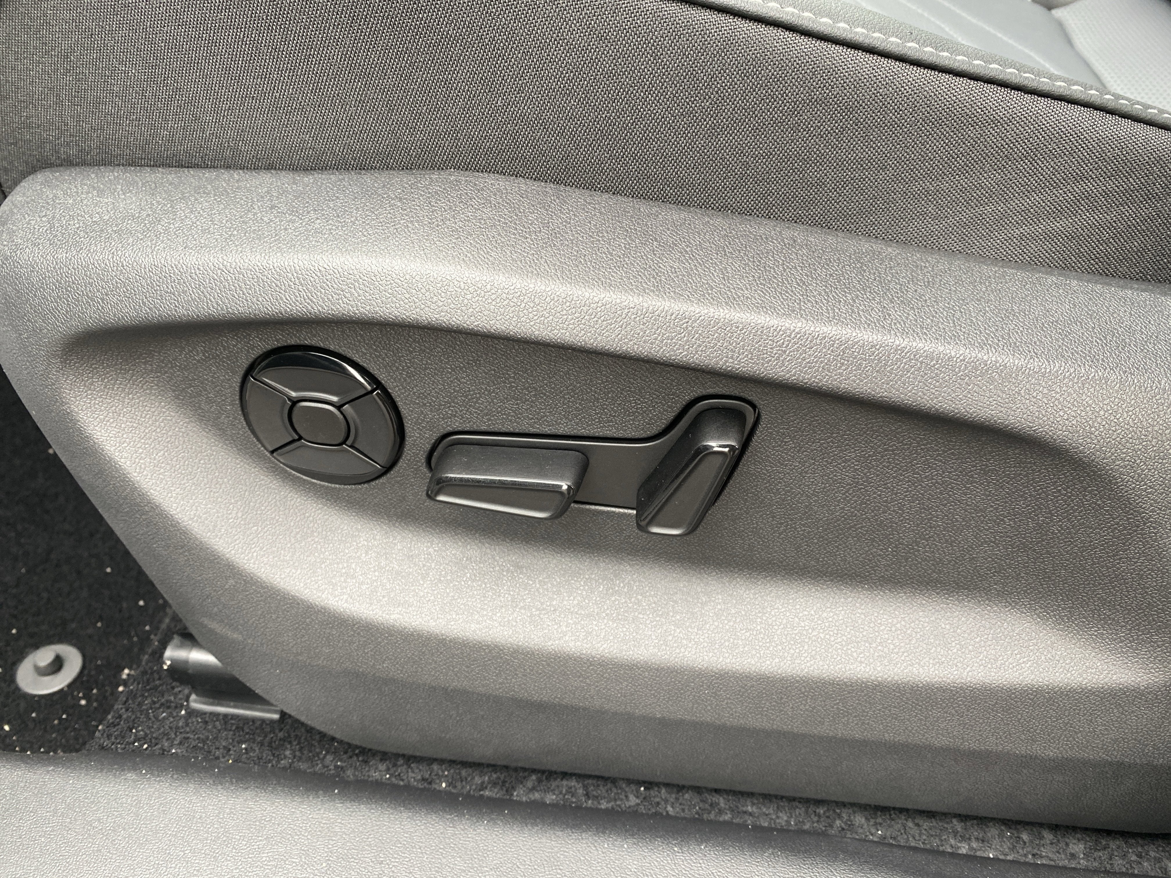 2025 Volkswagen Tiguan 2.0T SE R-Line Black 4MOTION