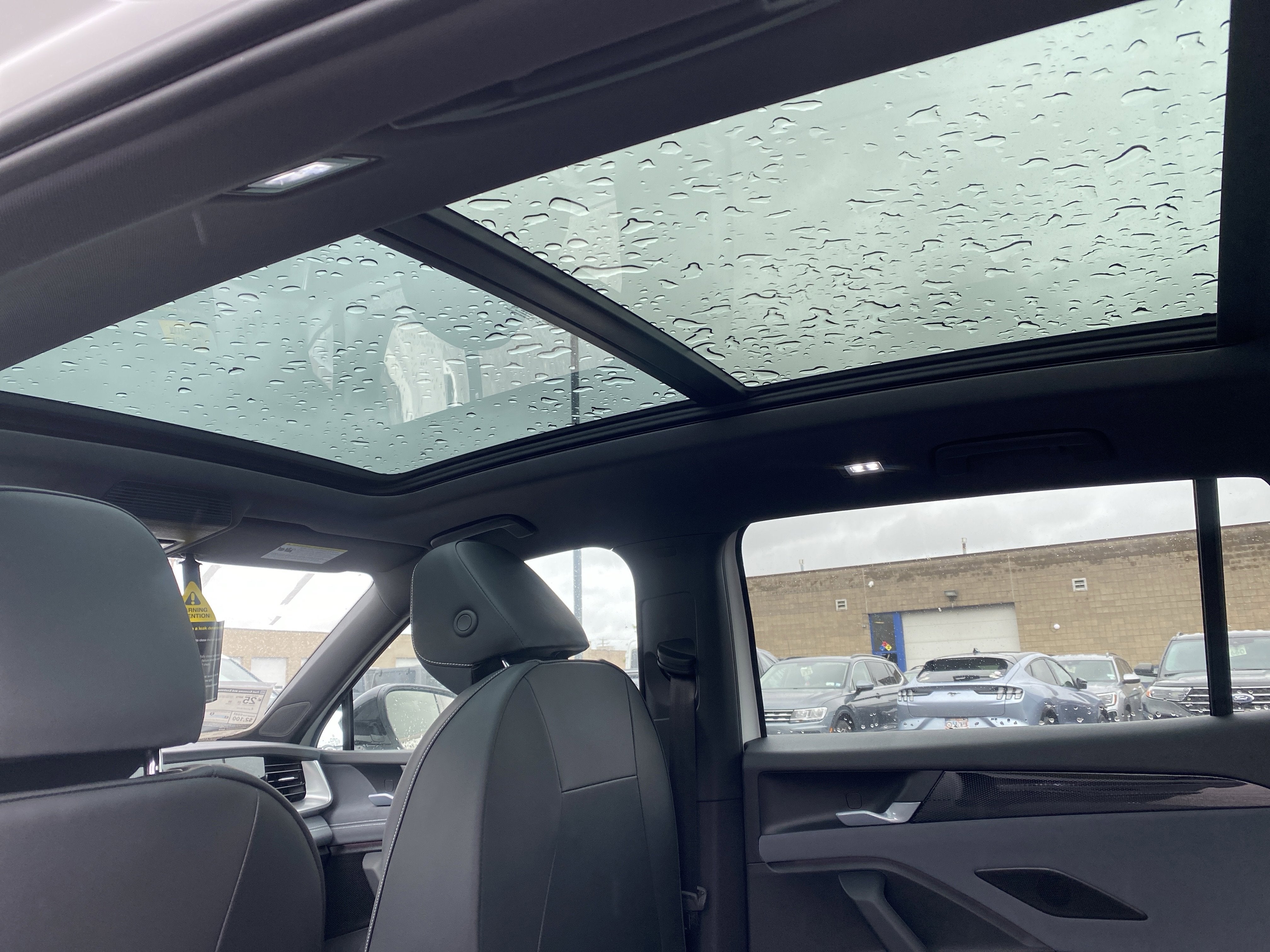 2025 Volkswagen Tiguan 2.0T SE R-Line Black 4MOTION